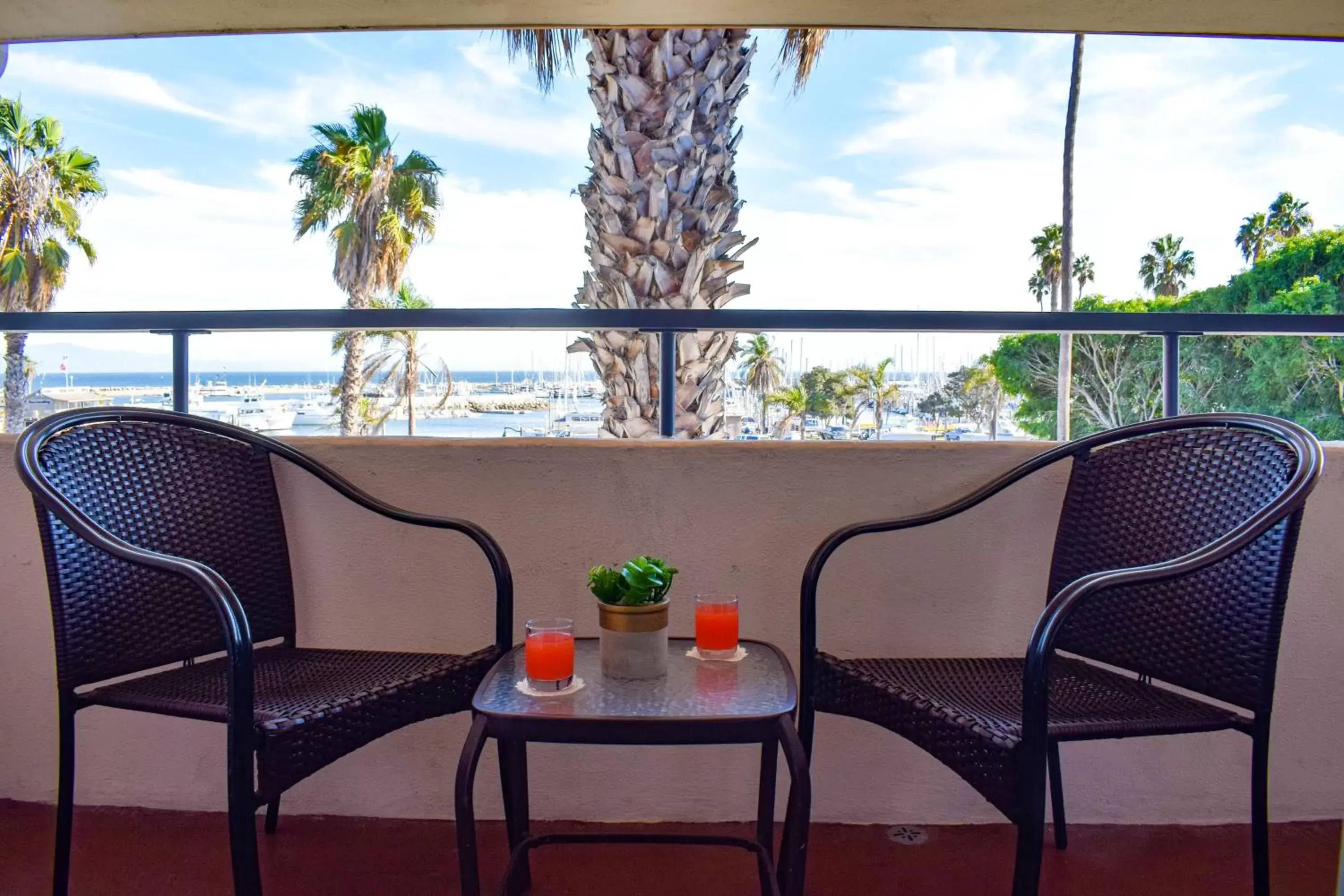 Balcony/Terrace in Beachside Inn