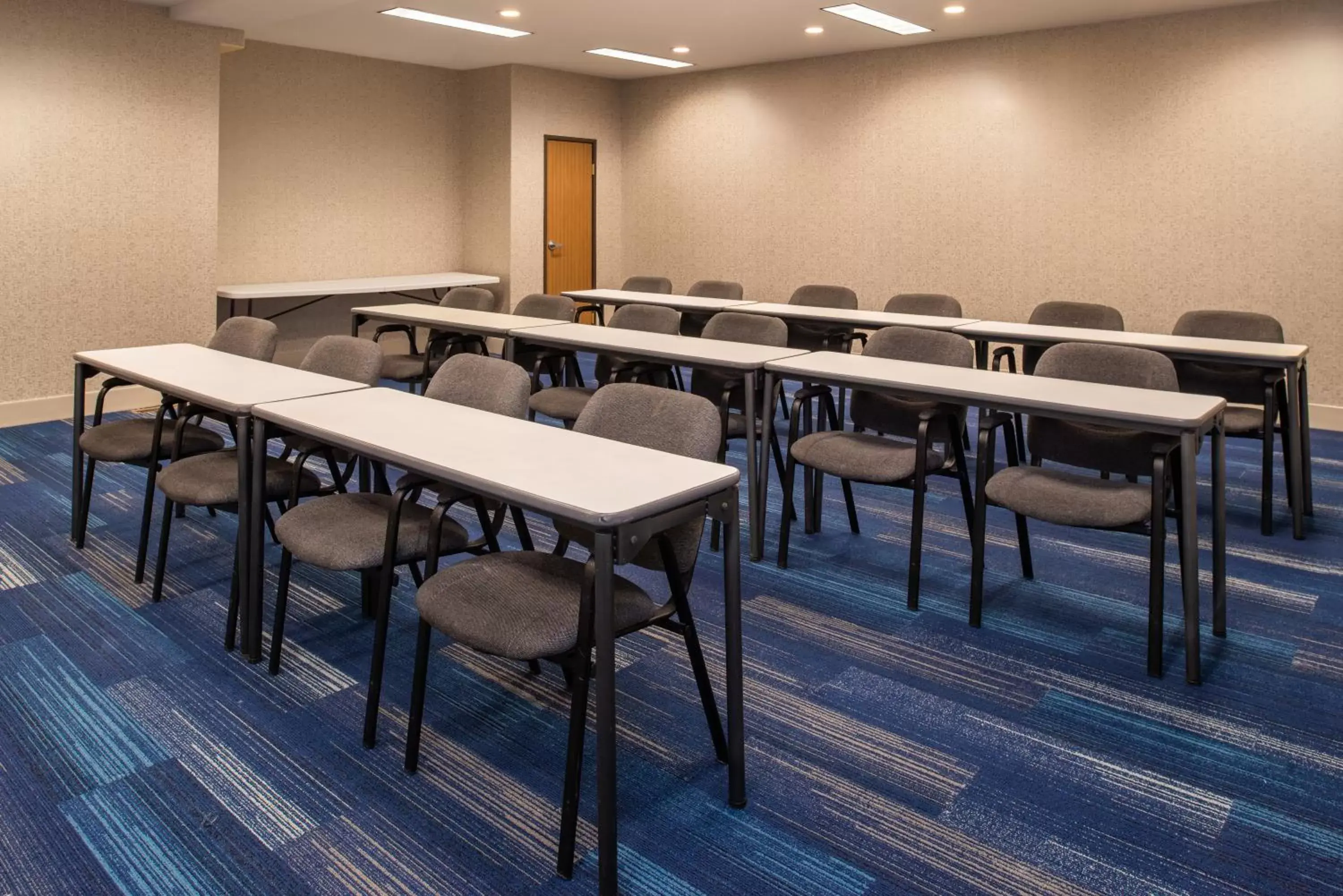 Meeting/conference room in Holiday Inn Express Hotel & Suites Gunnison, an IHG Hotel