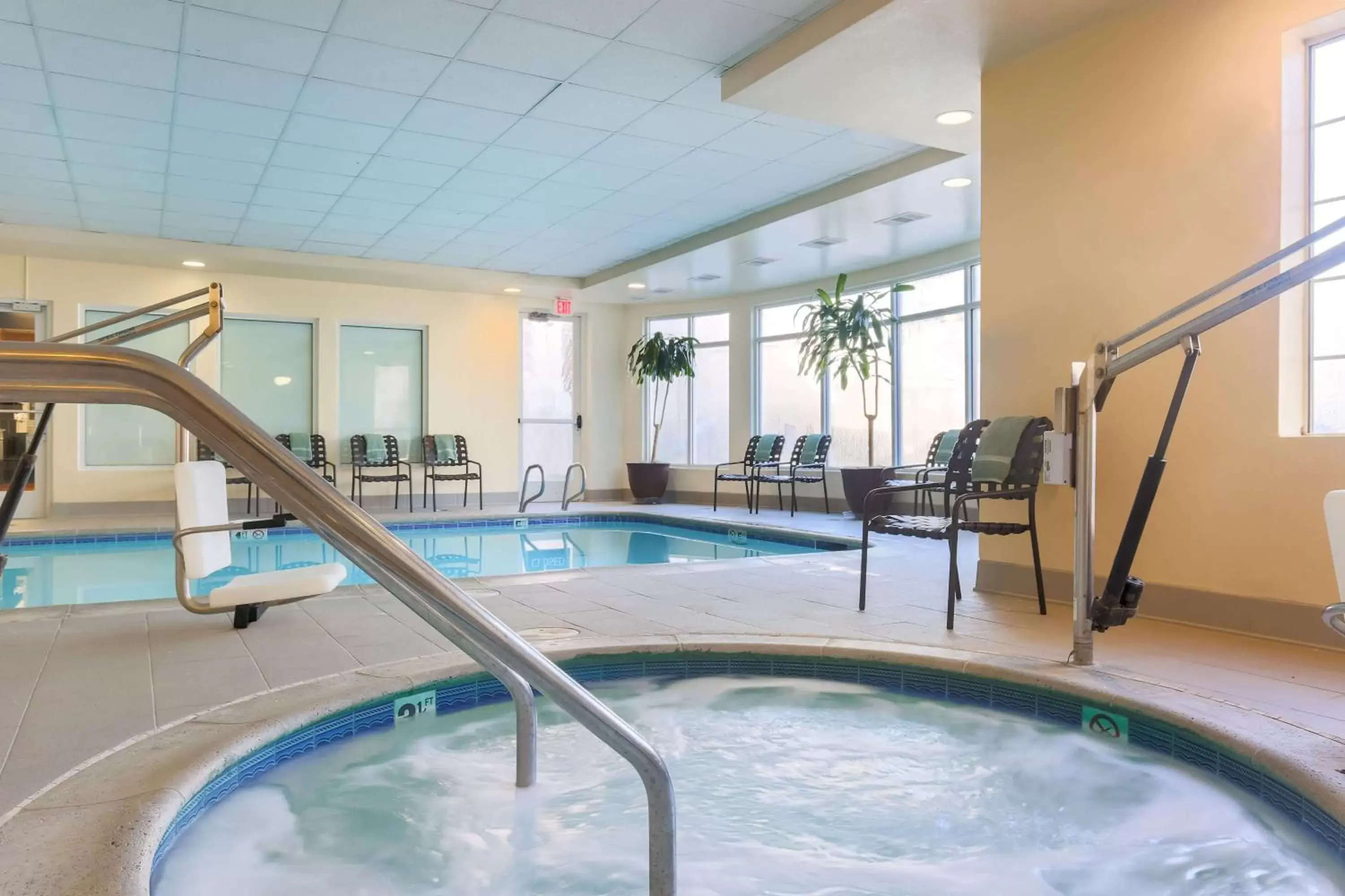 Pool view, Swimming Pool in Hilton Garden Inn Bakersfield