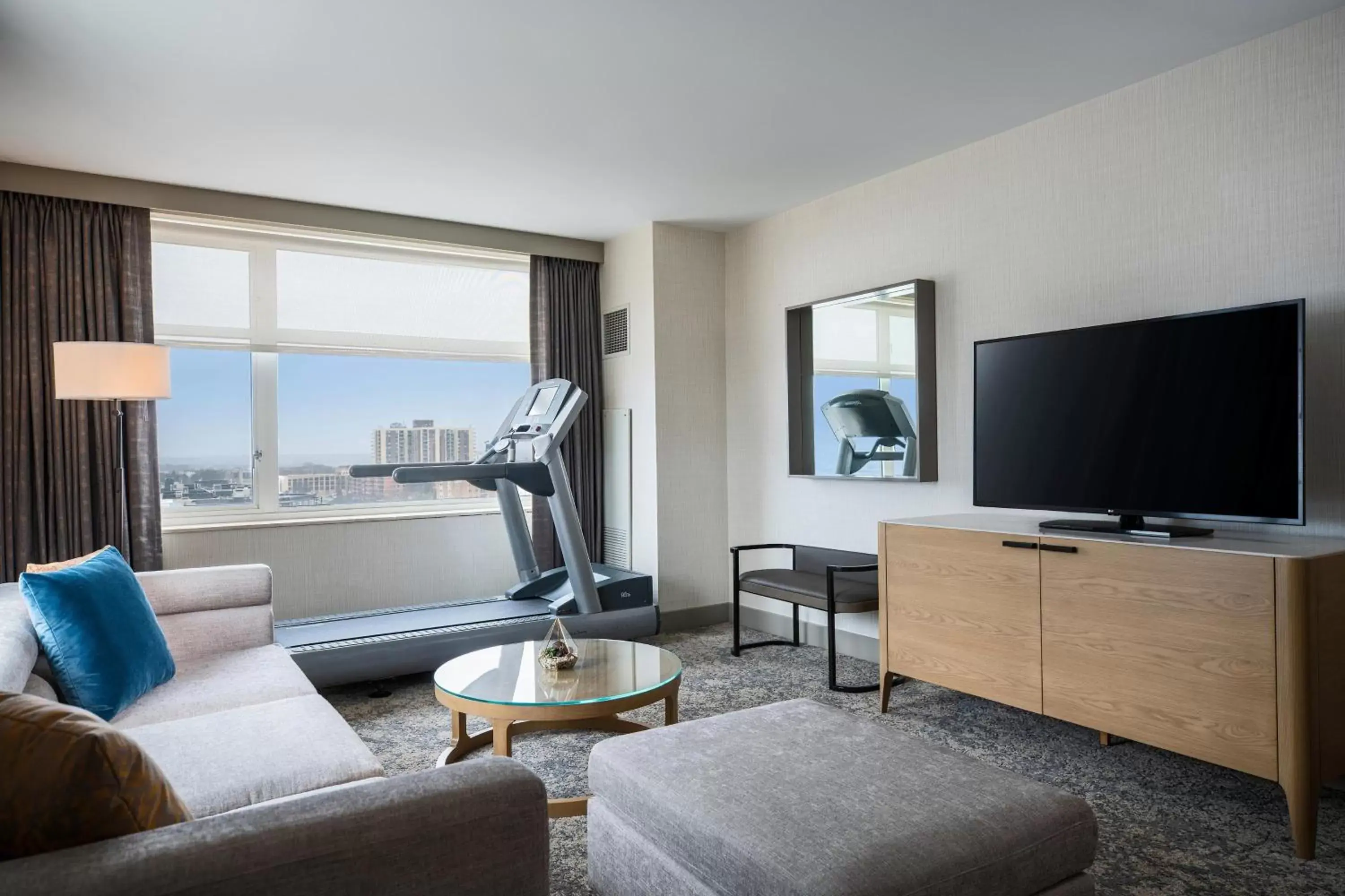 Photo of the whole room, TV/Entertainment Center in The Westin Chicago Lombard