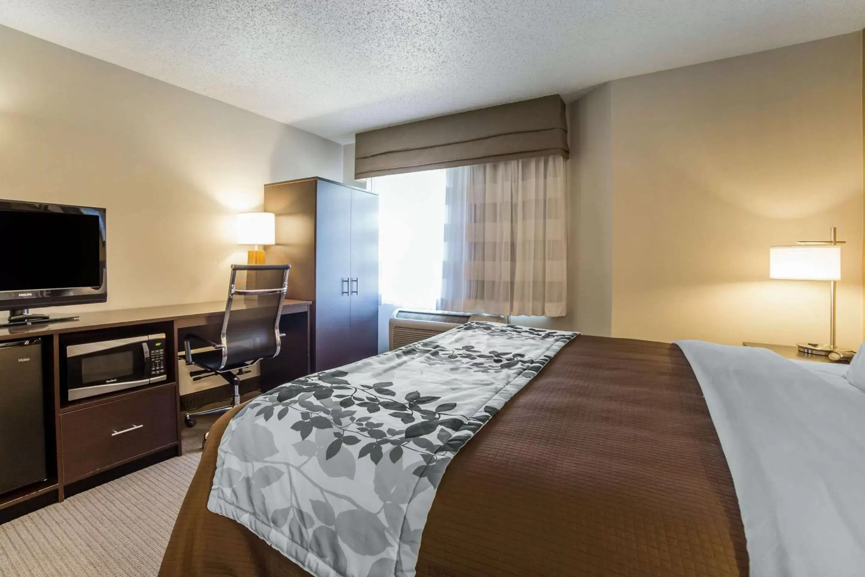 Photo of the whole room, Bed in Sleep Inn Provo near University