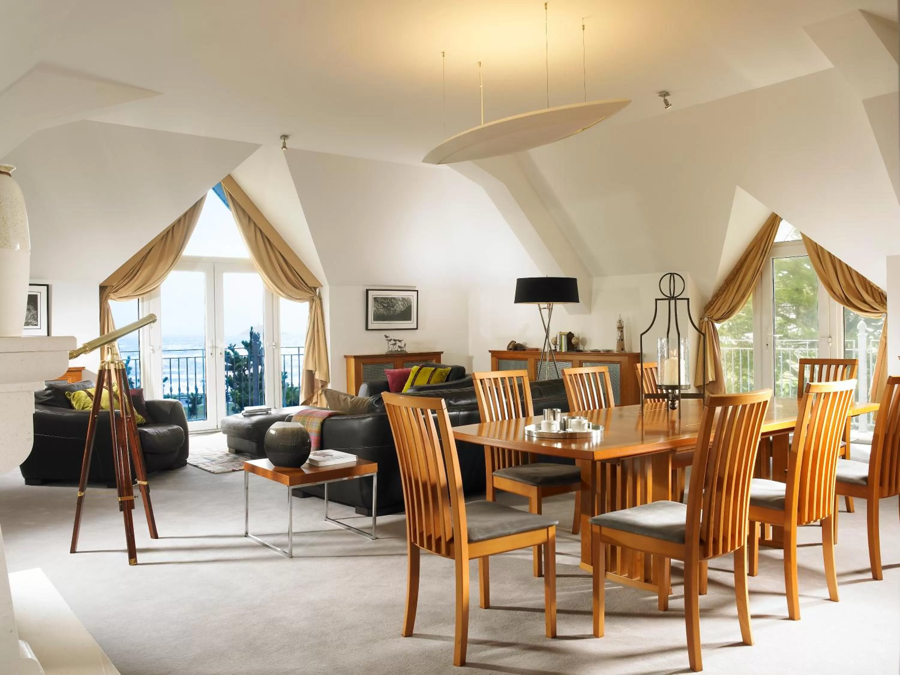 Dining area in Garryvoe Hotel