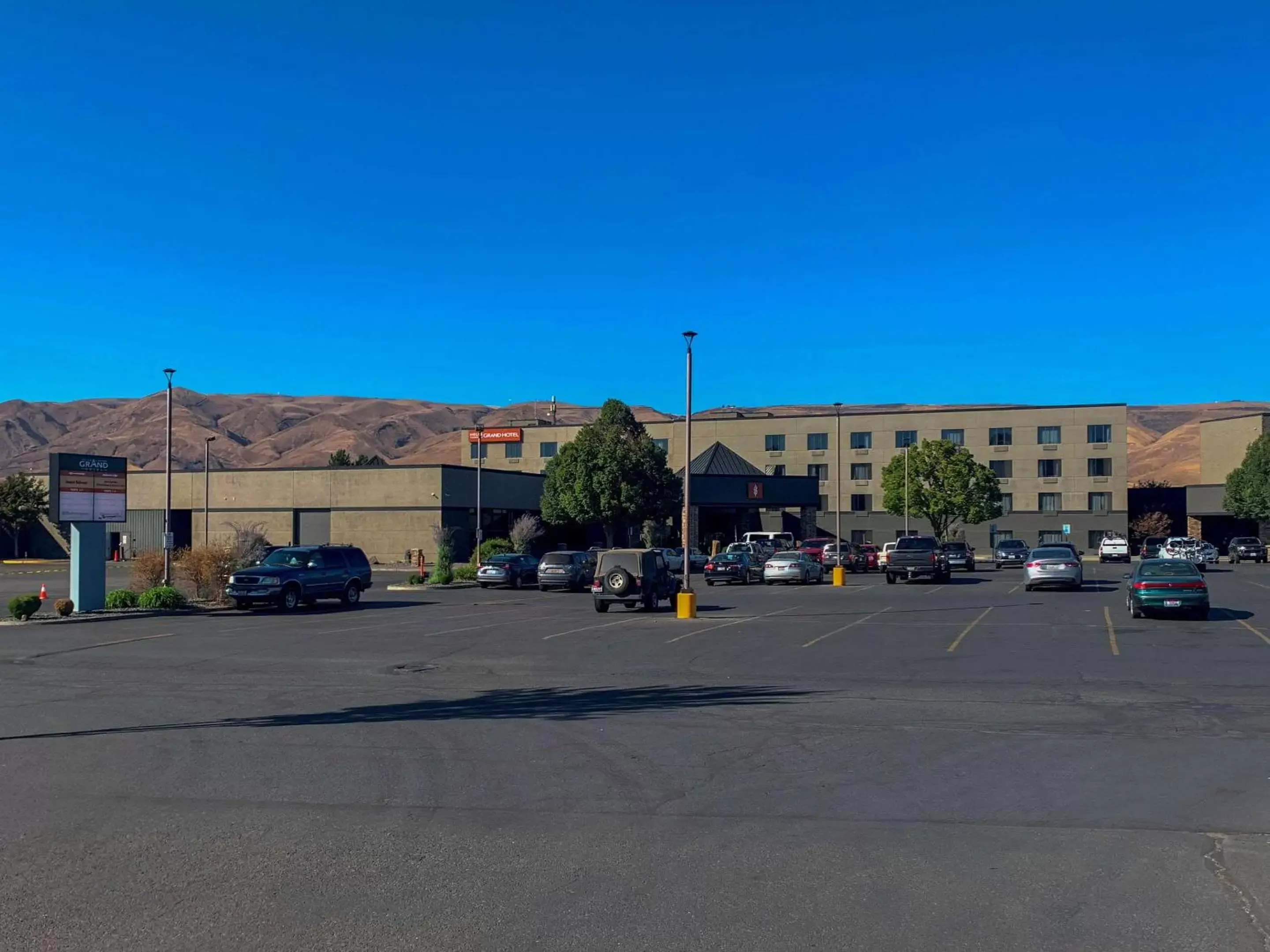 Property building in Hells Canyon Grand Hotel, an Ascend Hotel Collection Member