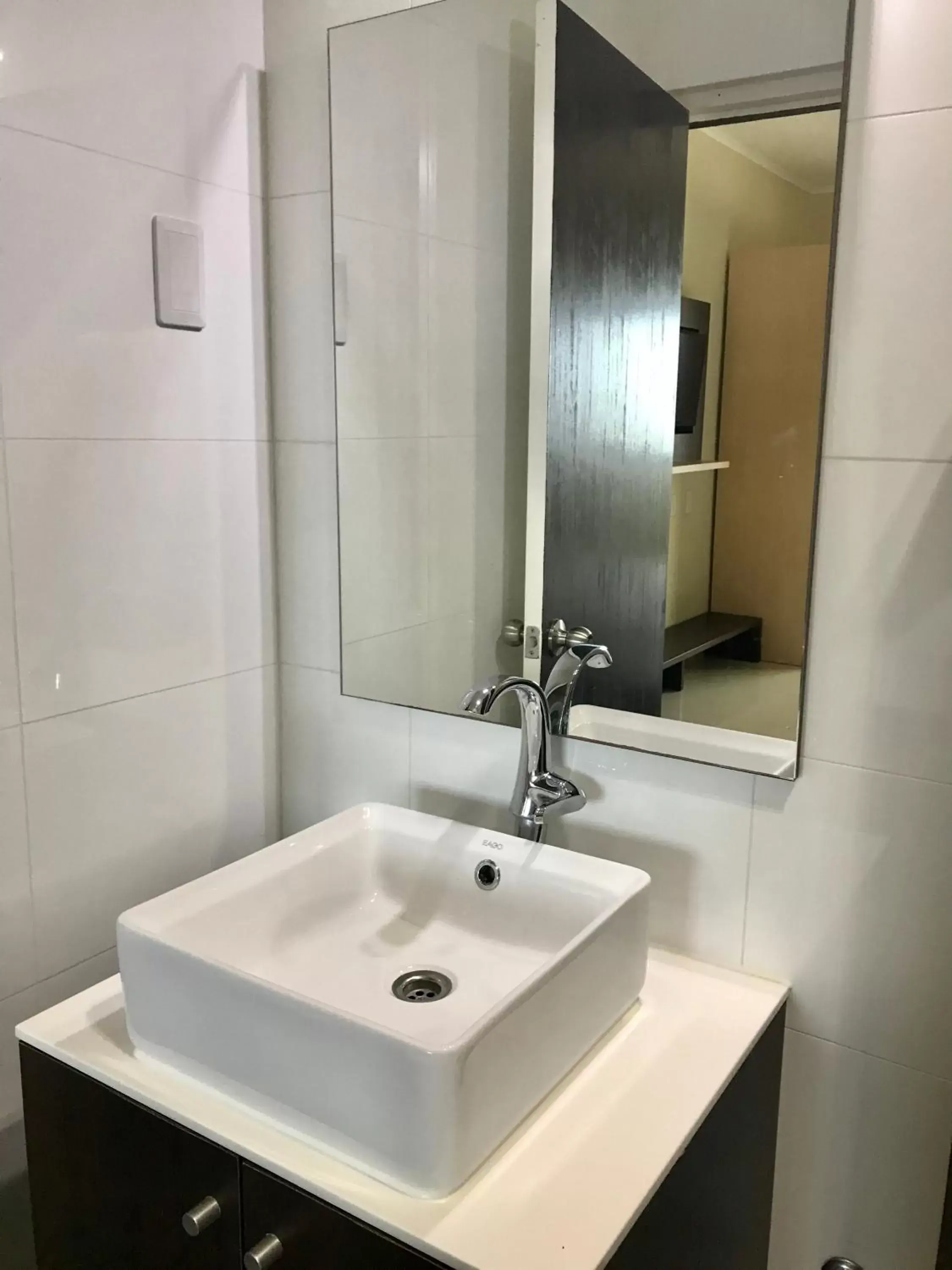 Bathroom in Curacao Airport Hotel