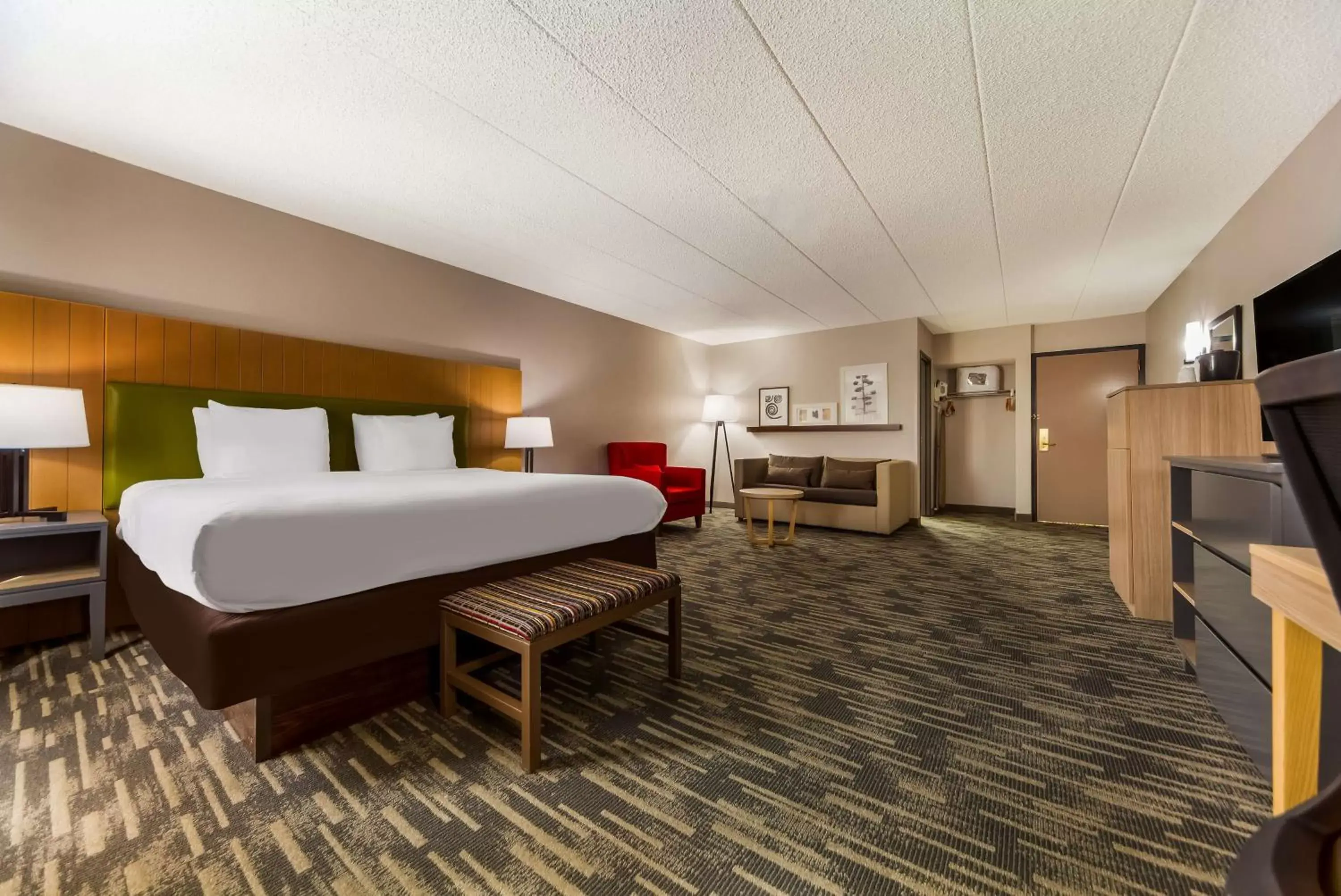 Bedroom, Bed in Country Inn & Suites by Radisson, Lincoln Airport, NE