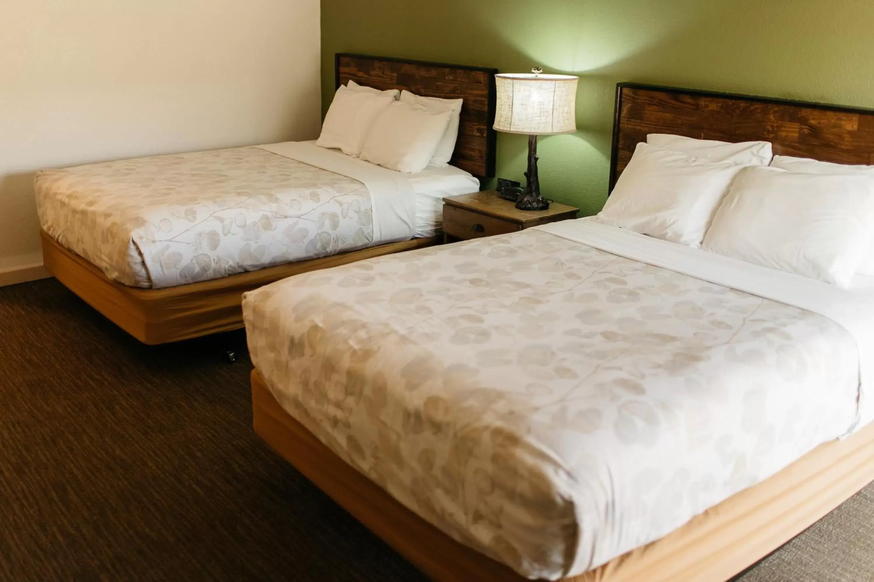 Bedroom, Bed in Brown County Inn