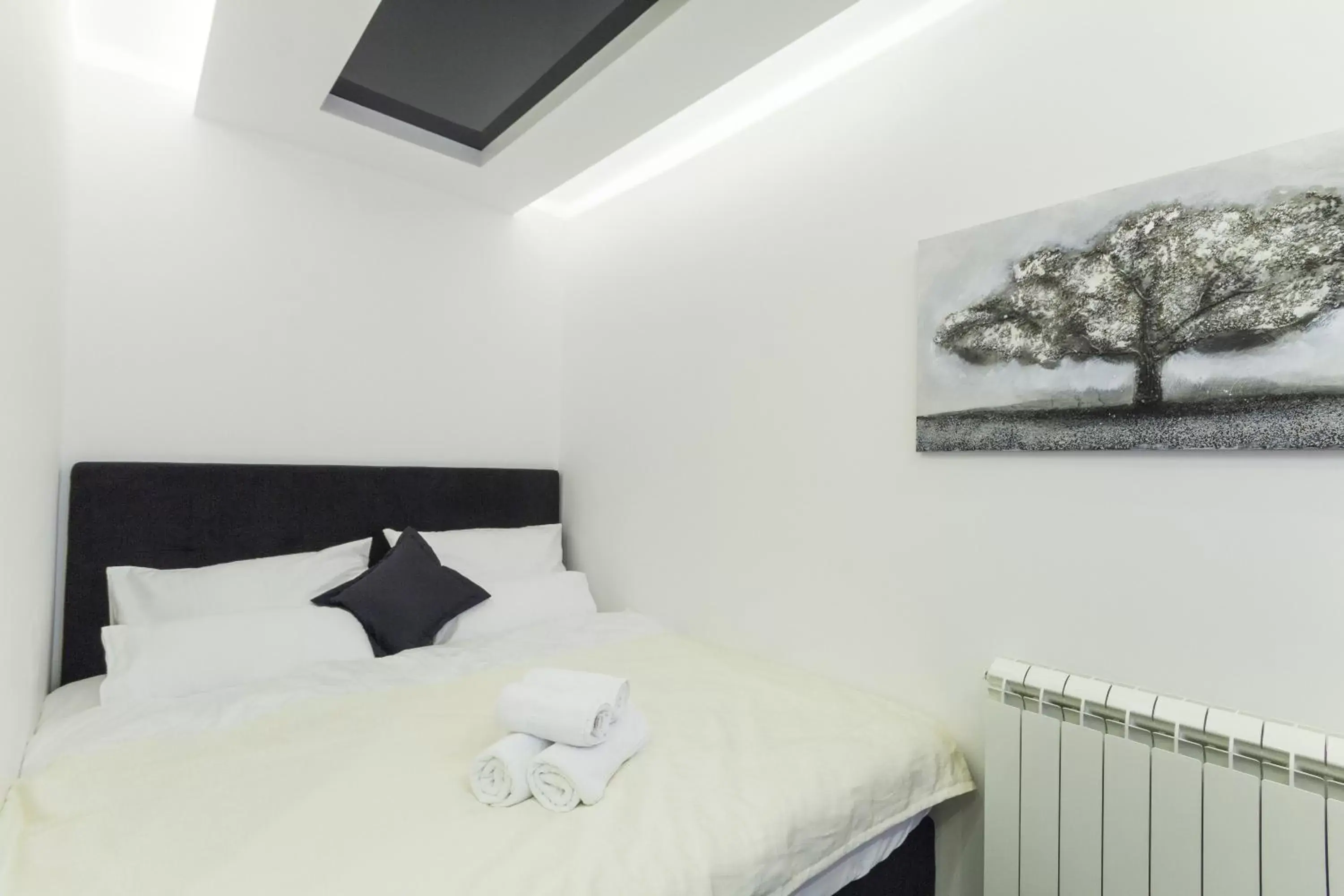 Economy Double Room - Basement with no window in Madison - Square Sava Economy Double Room - Basement with no window in Madison - Square Sava