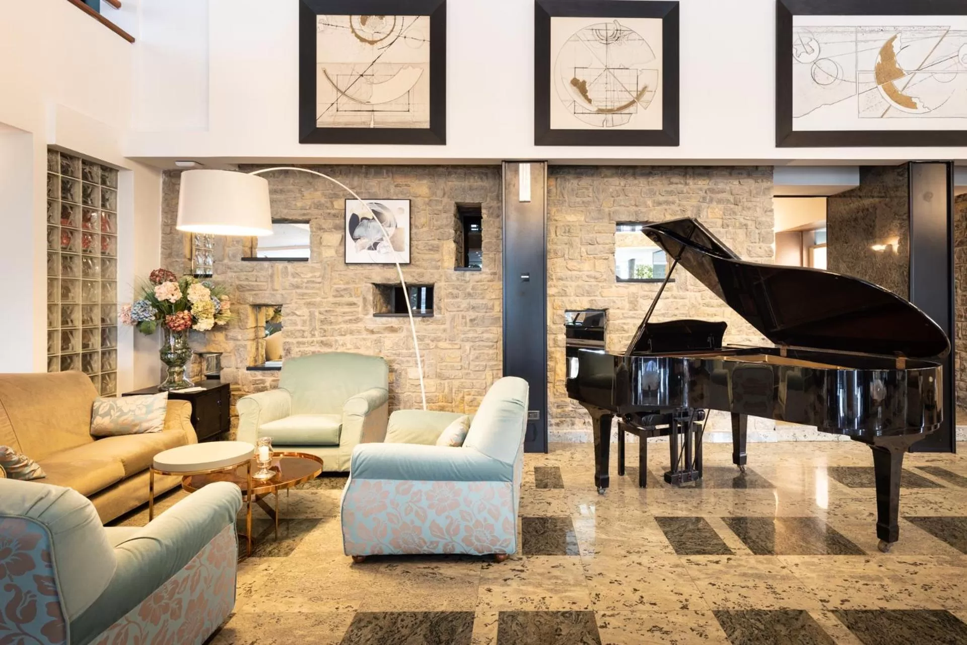 Lounge or bar in Hotel Excelsior