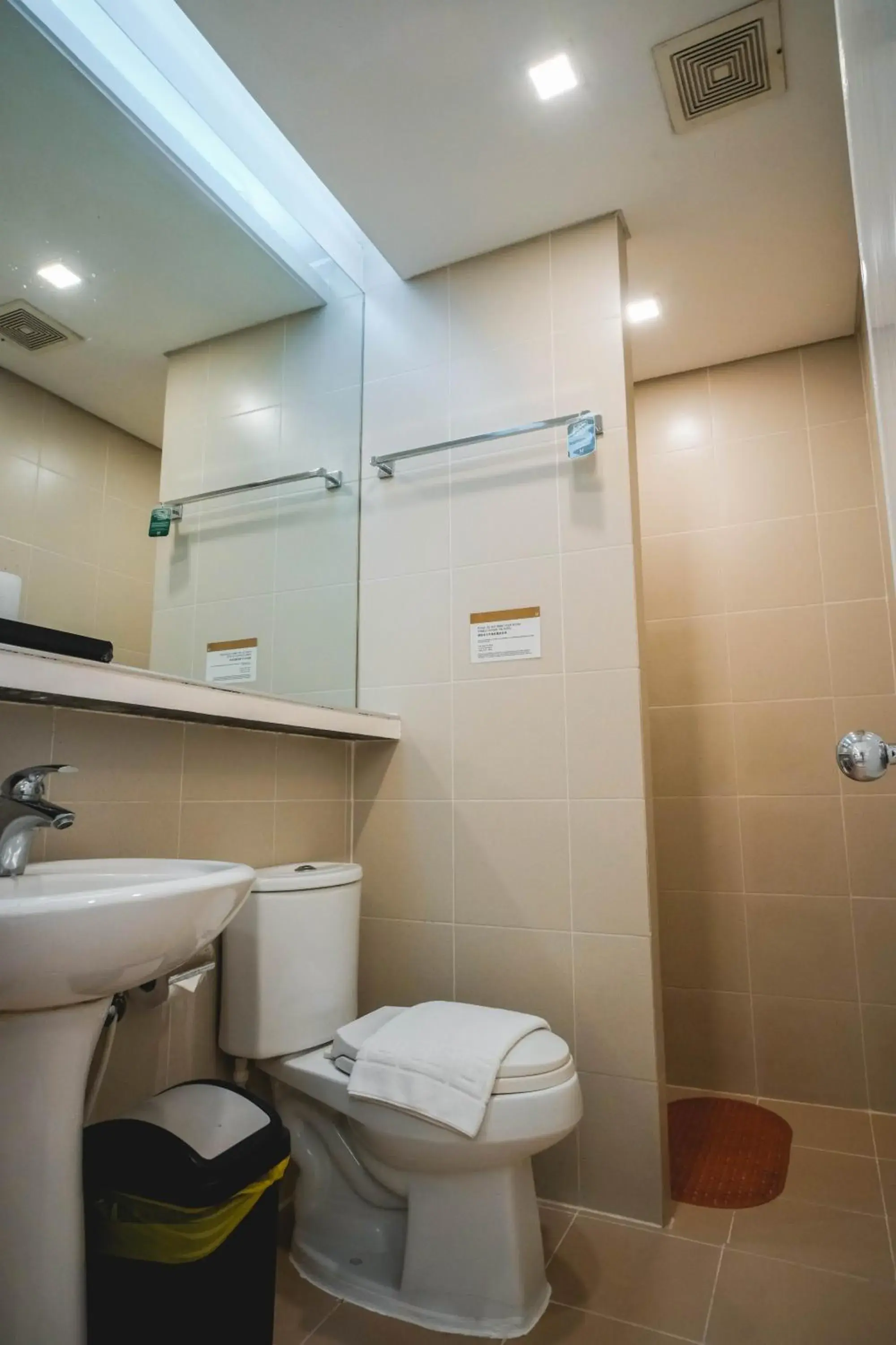 Shower, Bathroom in Manila Grand Opera Hotel