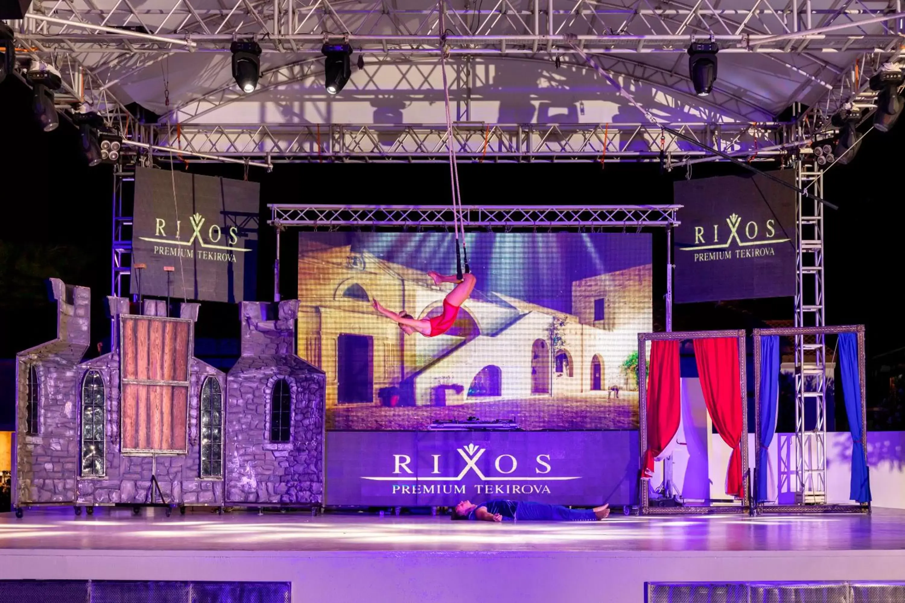 Evening entertainment in Rixos Premium Tekirova - The Land of Legends Access