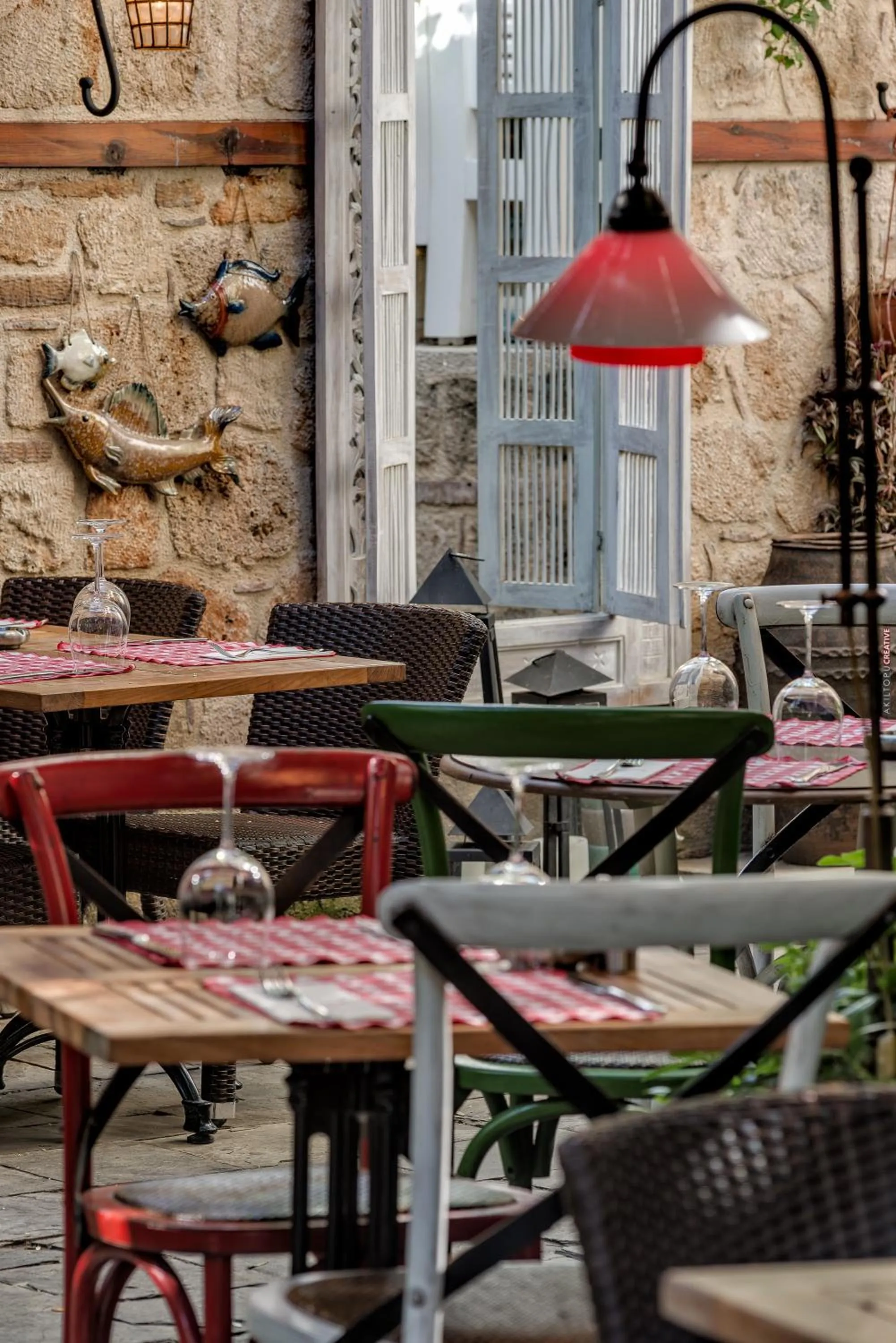 Restaurant/places to eat in Tuvana Hotel