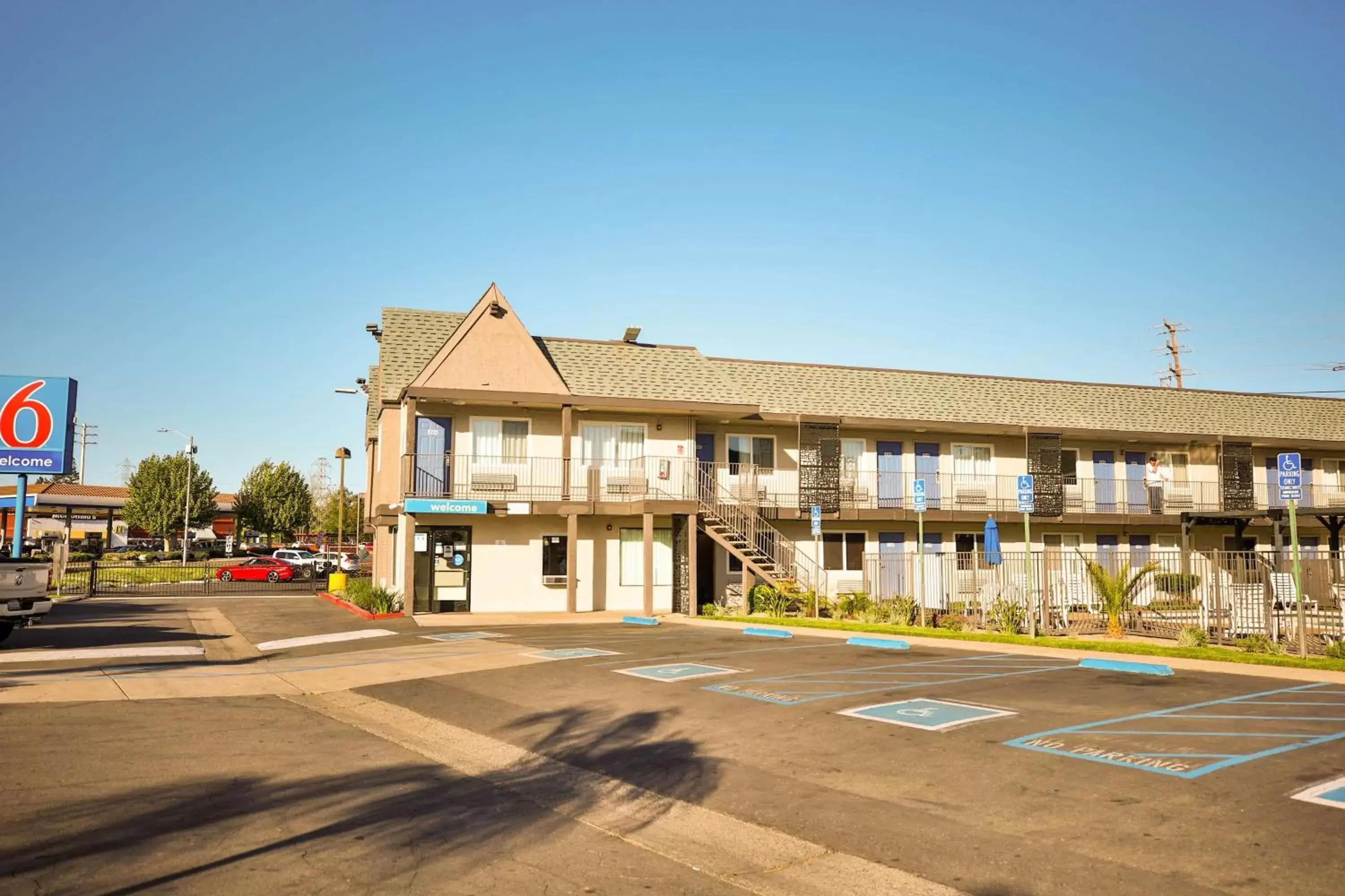 Property Building in Motel 6-Sacramento, CA - Central