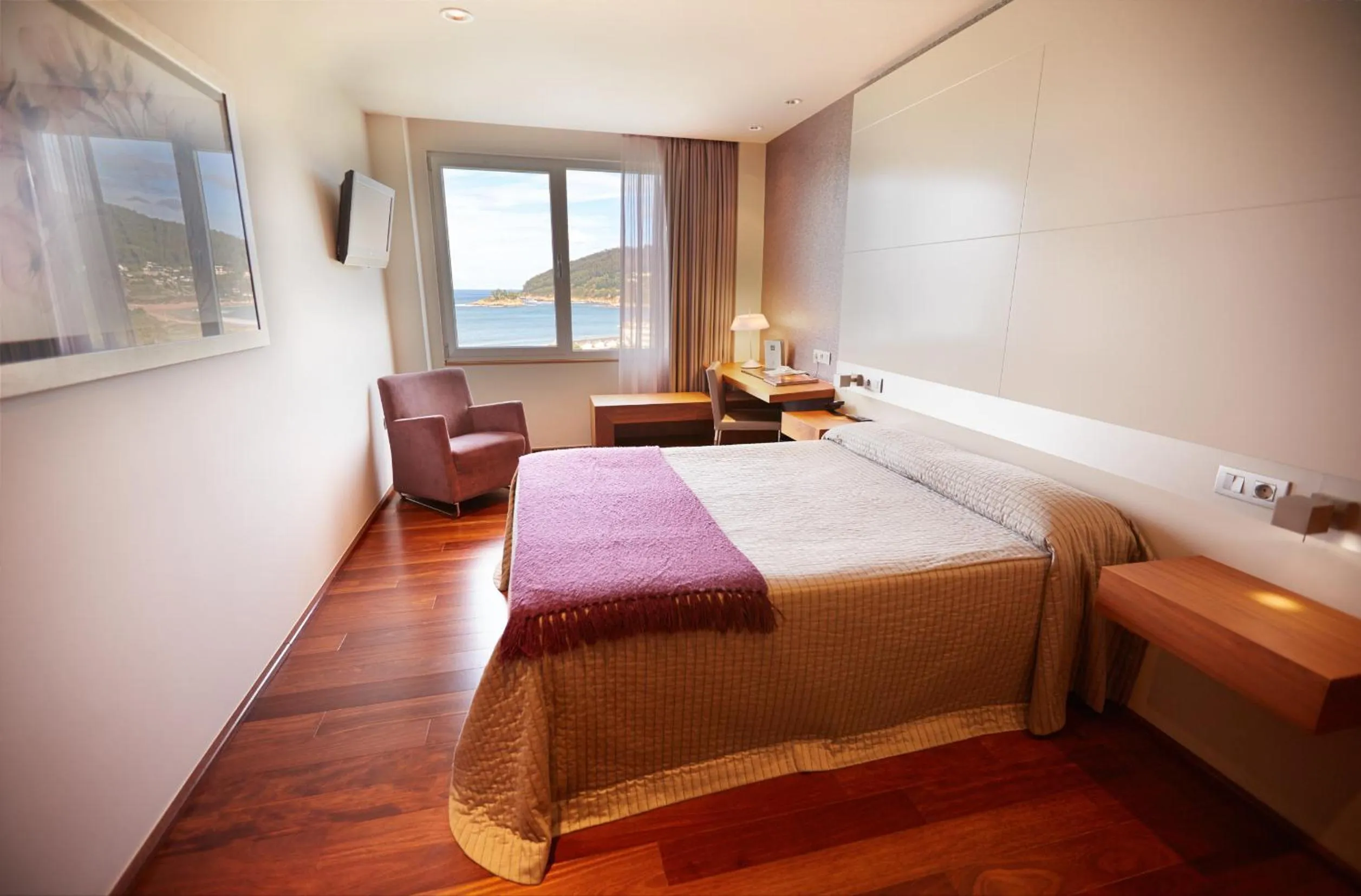 Sea view, Bed in Hotel Ego