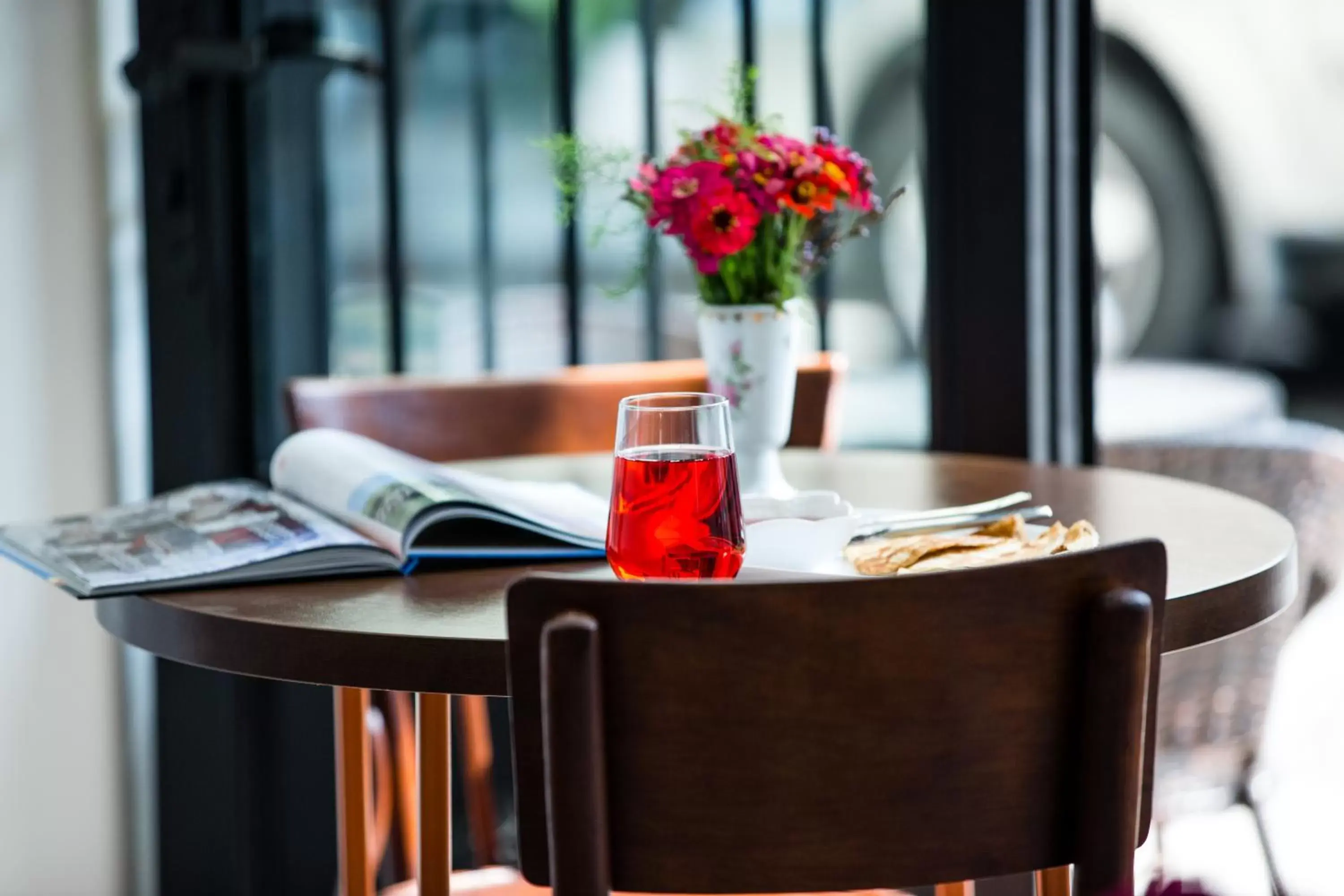 Restaurant/places to eat in Hotel N16 Restaurant/places to eat in Hotel N16