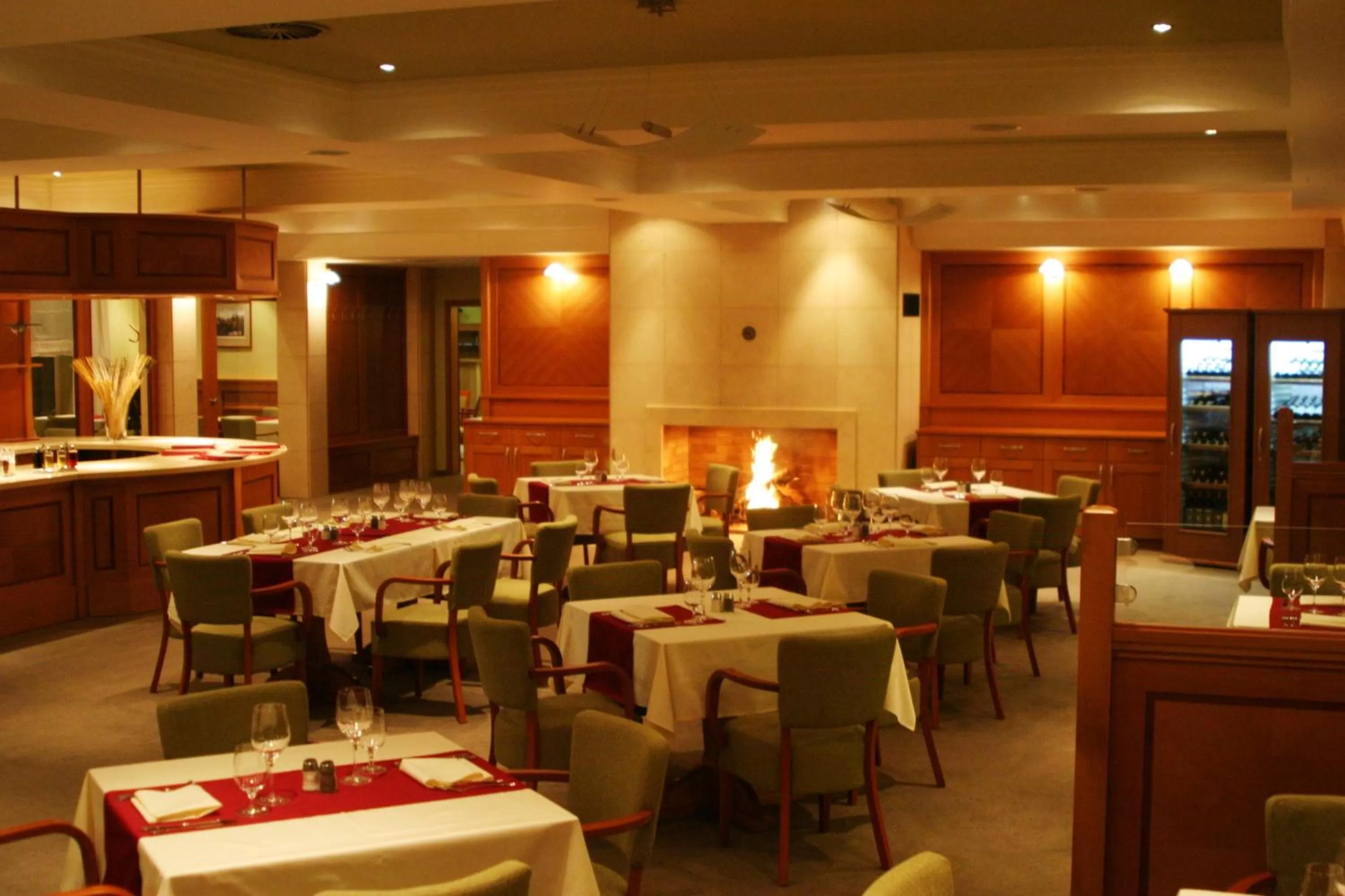 Restaurant/places to eat in Dolce Villa