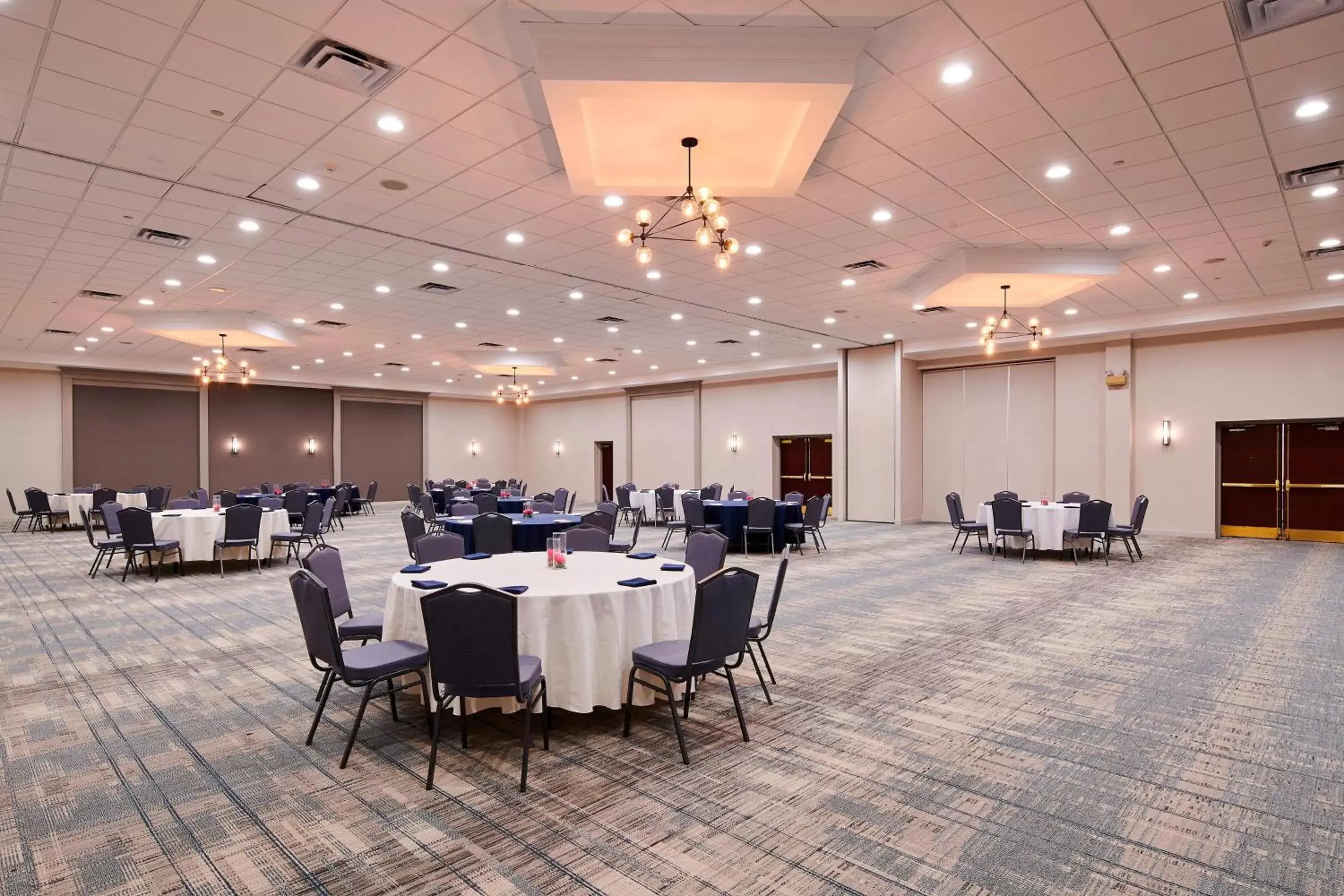 Meeting/conference room in Four Points by Sheraton Cleveland-Eastlake