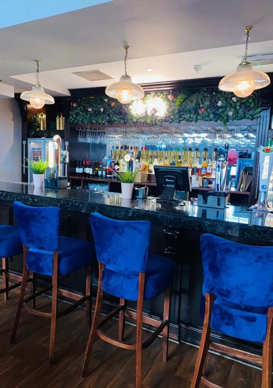 Restaurant/places to eat, Lounge/Bar in Queens Hotel