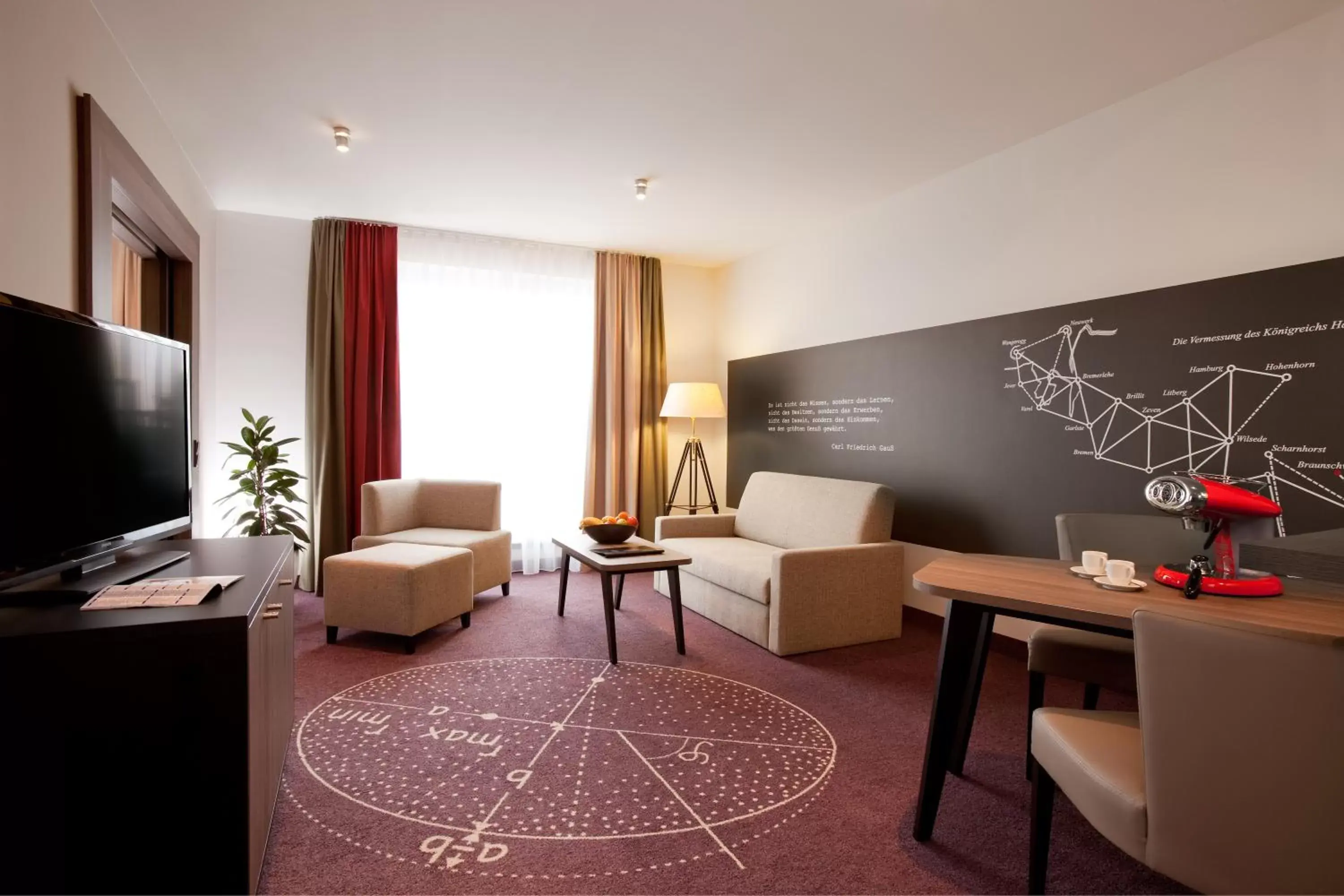 Photo of the whole room, Seating Area in Steigenberger Parkhotel Braunschweig