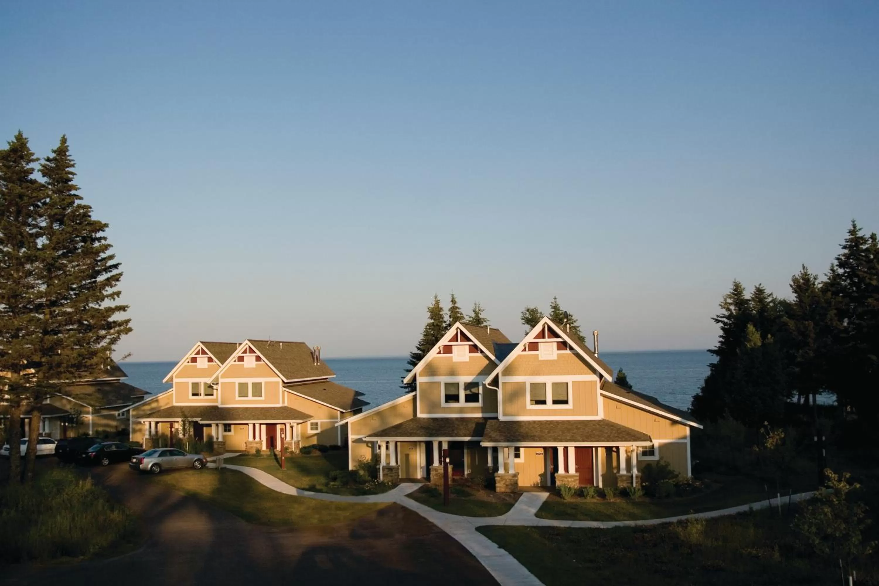 Bird's eye view, Property Building in Larsmont Cottages