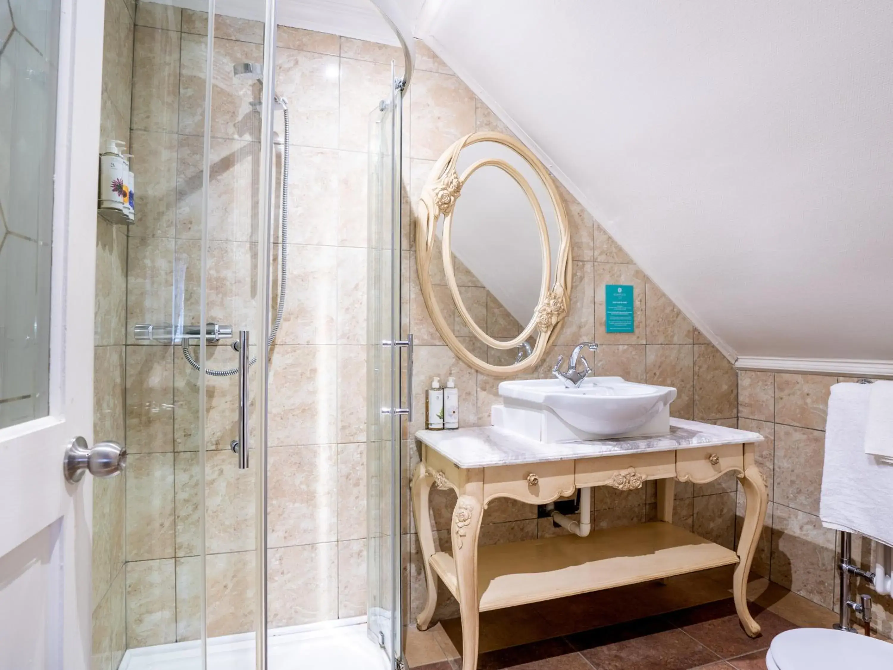 Shower, Bathroom in Berwick Lodge