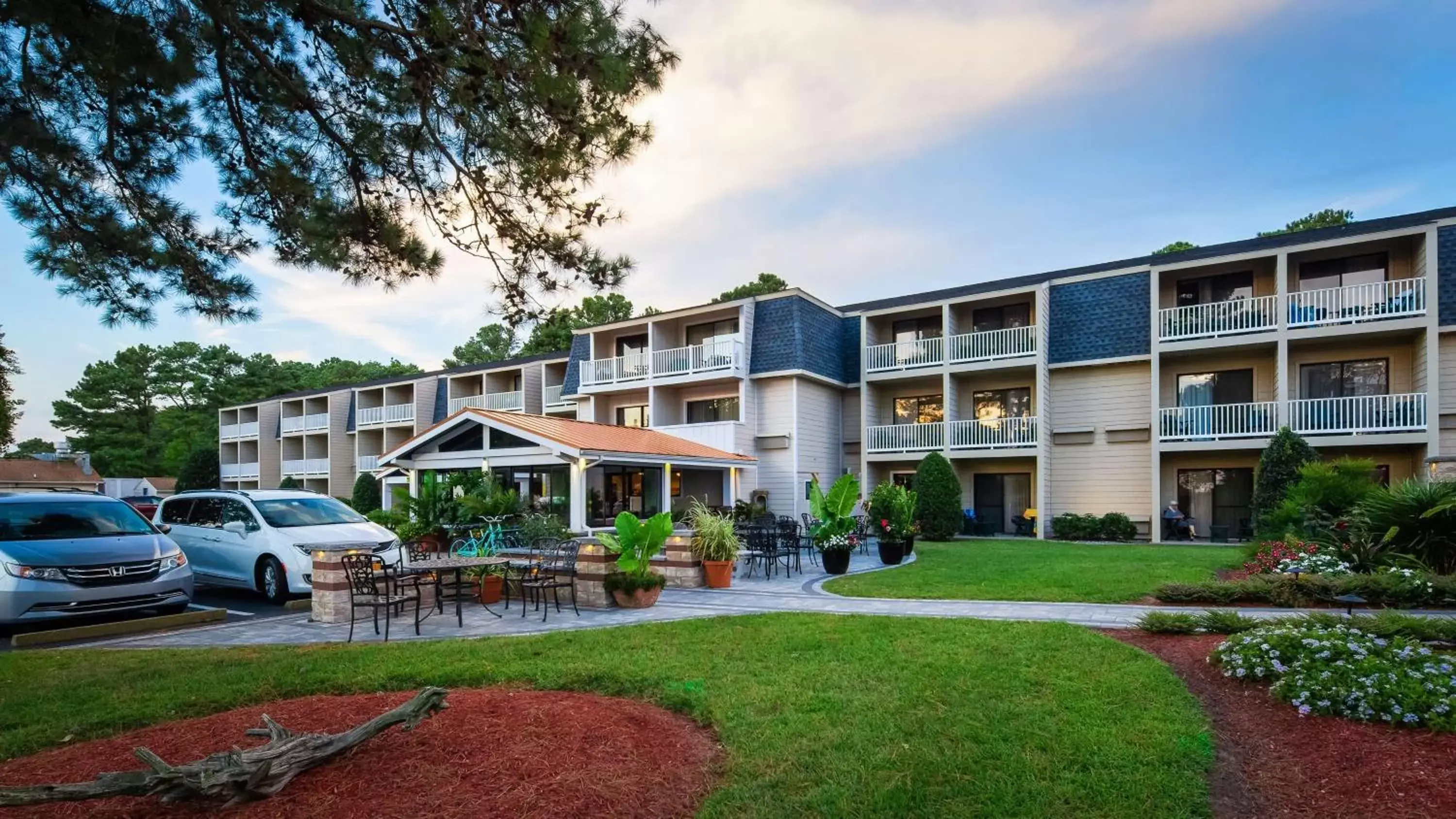 Property Building in Best Western Chincoteague Island
