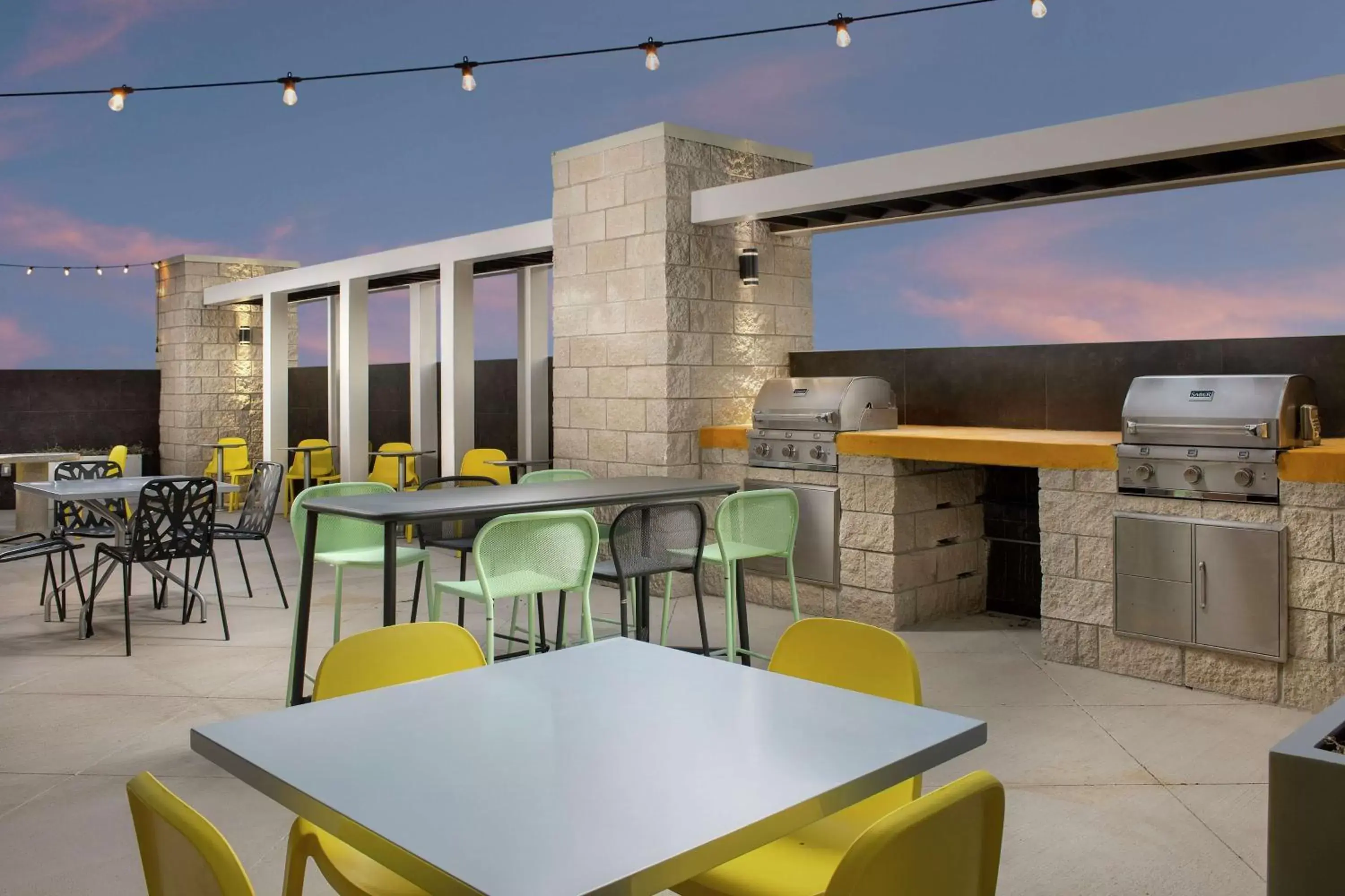 Patio, BBQ Facilities in Home2 Suites by Hilton San Antonio Lackland SeaWorld