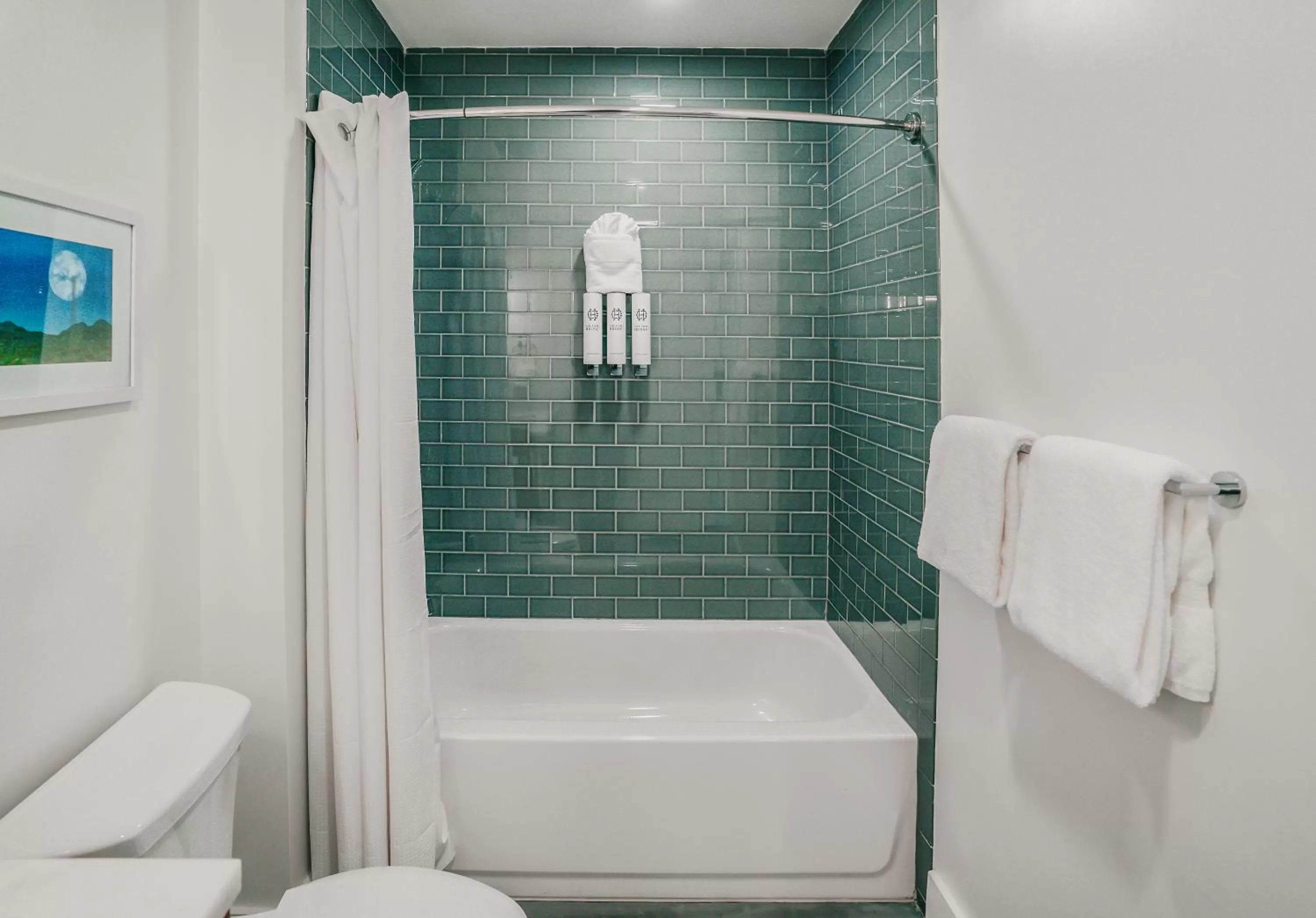 Shower in Colton House Hotel