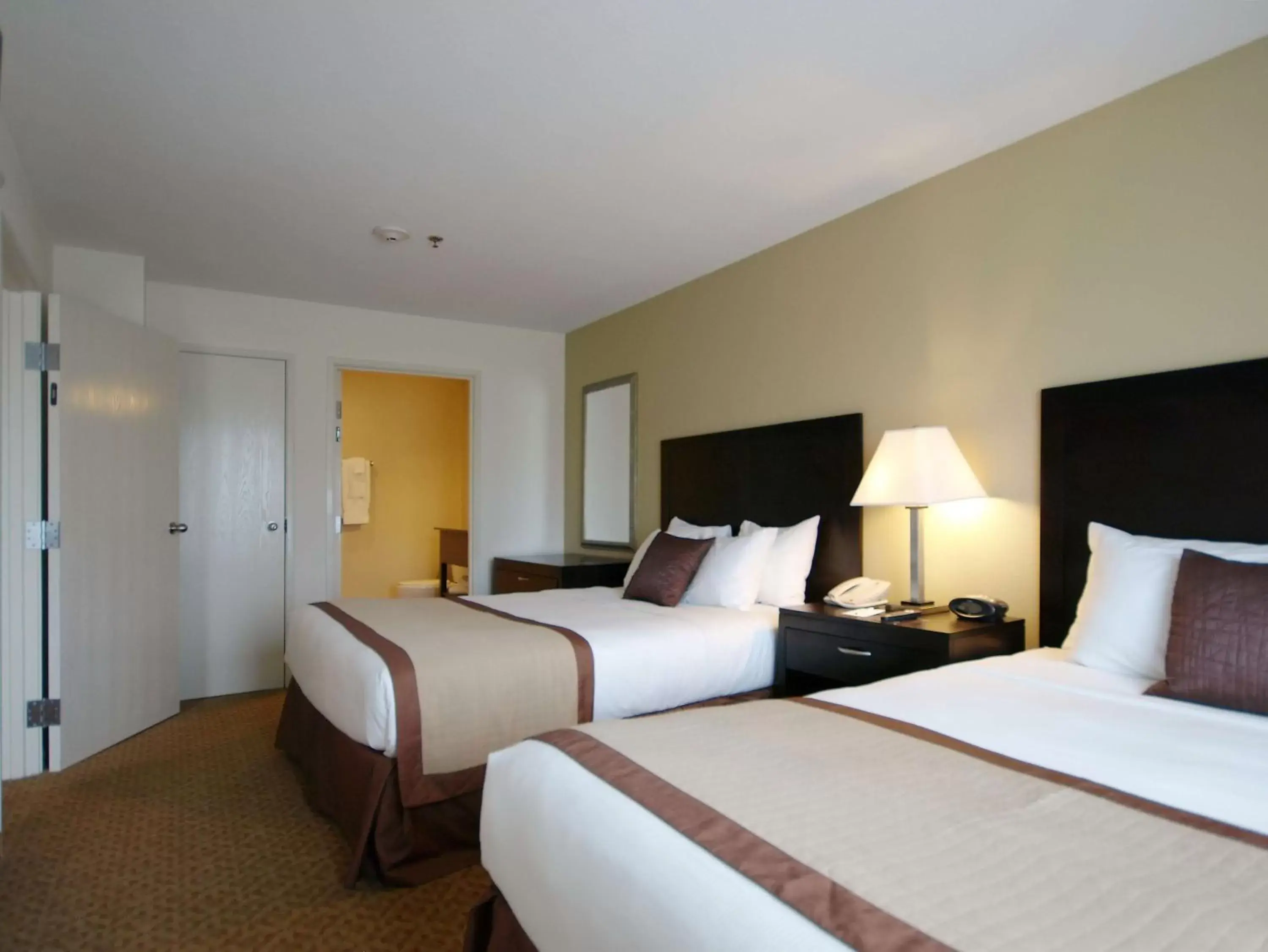 Photo of the whole room, Bed in Best Western Plus Valdosta Hotel & Suites