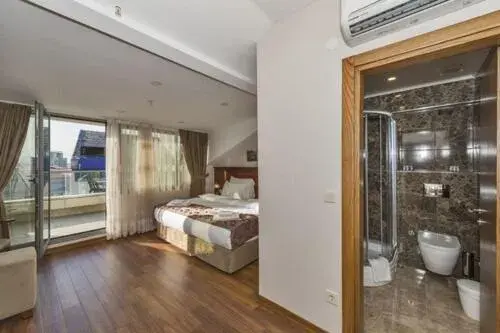 Shower, Bed in Blisstanbul Hotel