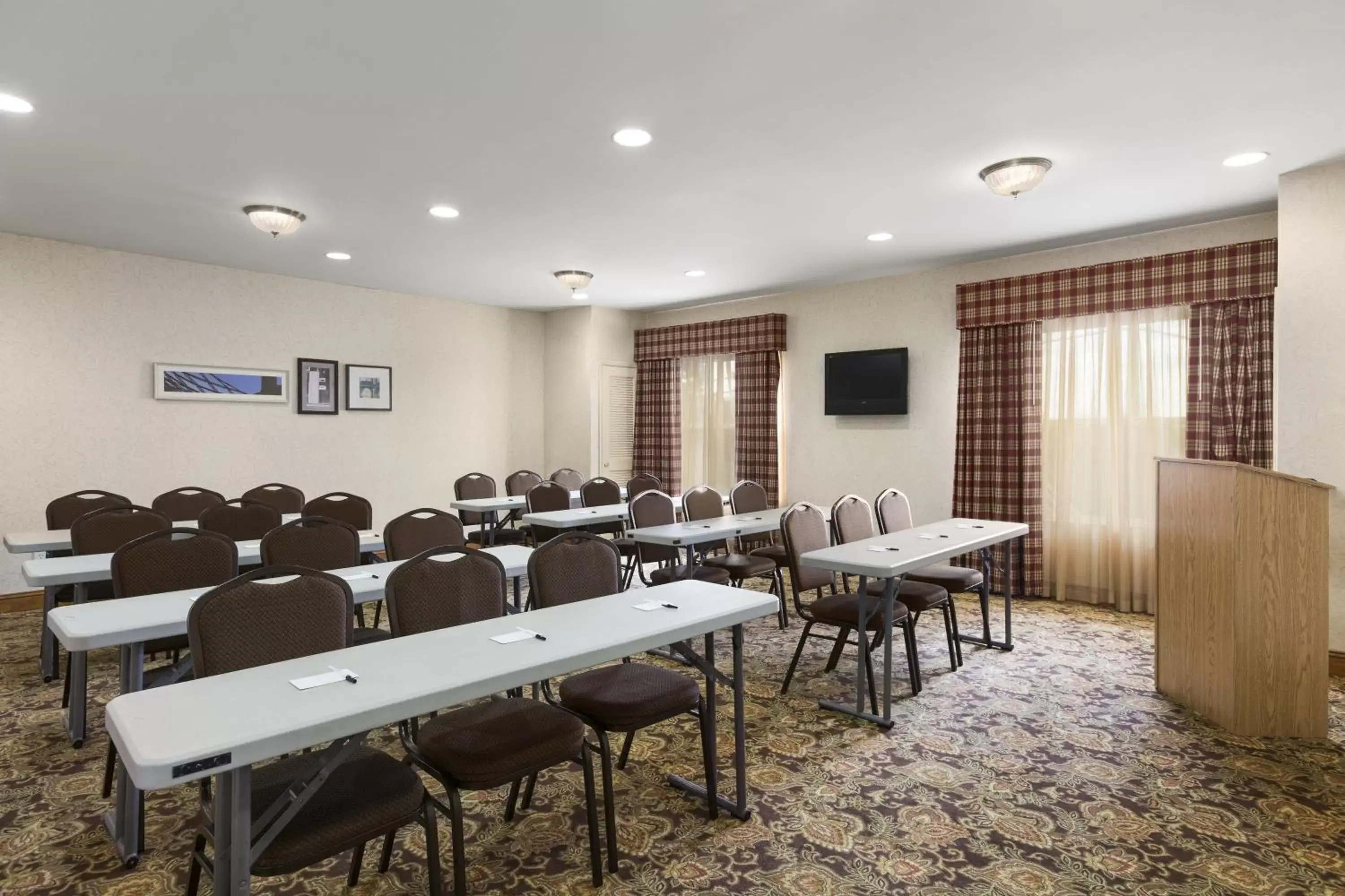 Meeting/conference room in Country Inn & Suites by Radisson, Smyrna, GA