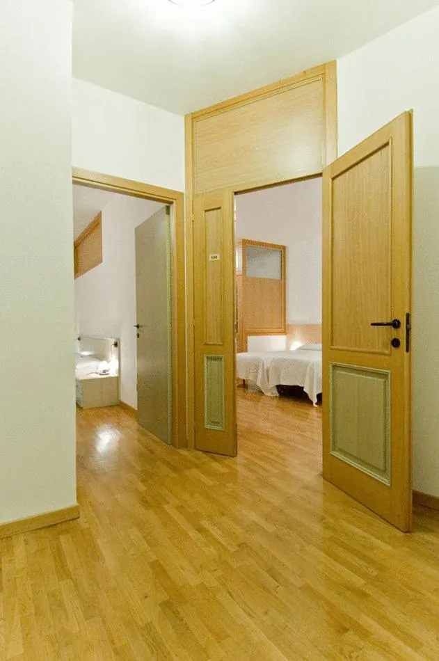 Decorative detail, Bed in Hotel Europa