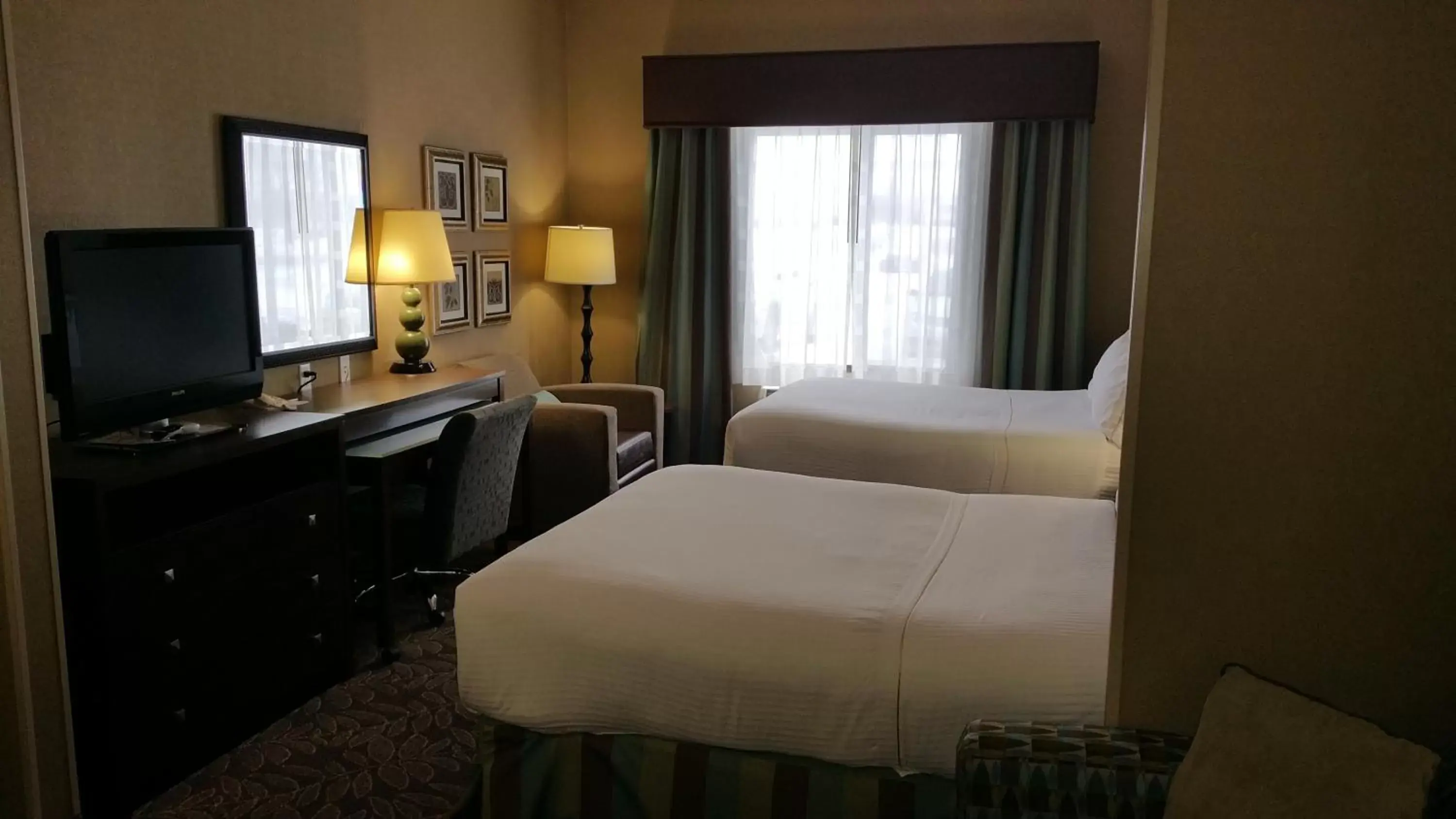 Bedroom, Bed in Holiday Inn Express & Suites Logan by IHG Bedroom, Bed in Holiday Inn Express & Suites Logan by IHG