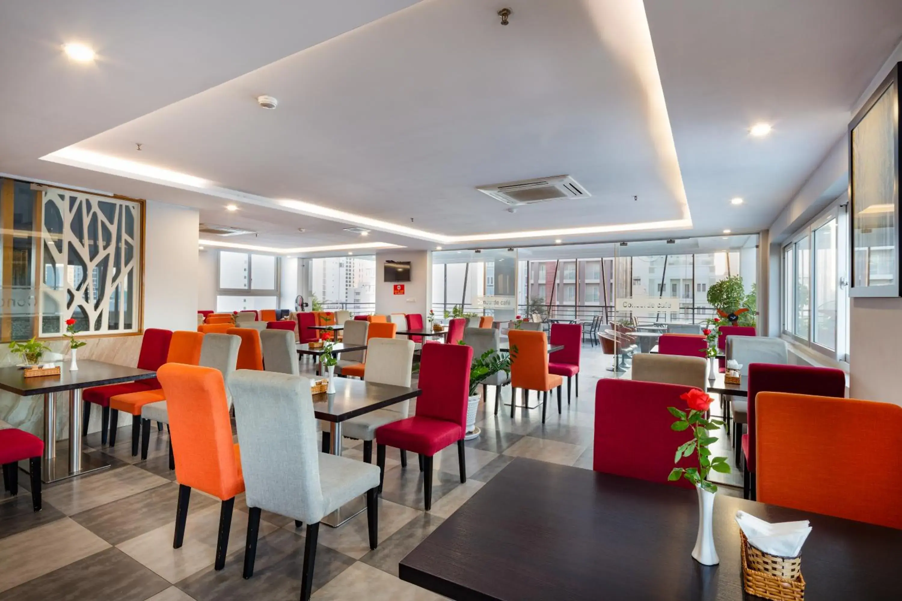 Restaurant/places to eat in Maple Leaf Hotel & Apartment Restaurant/places to eat in Maple Leaf Hotel & Apartment