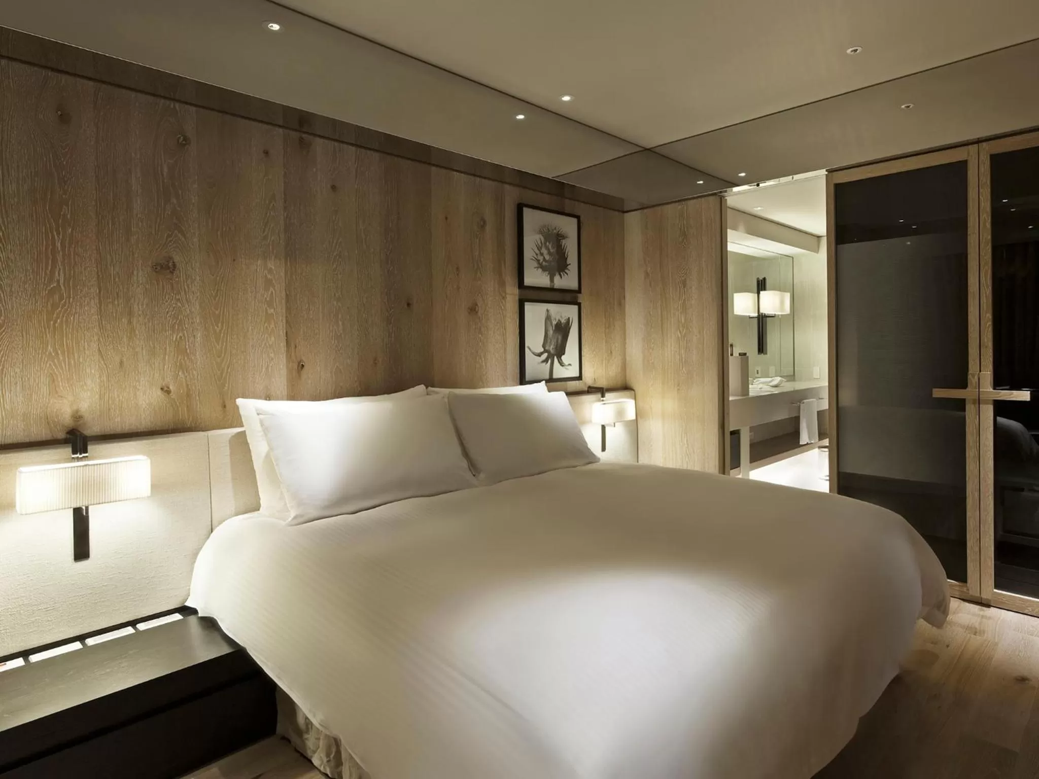 Bedroom, Bed in Gloria Residence