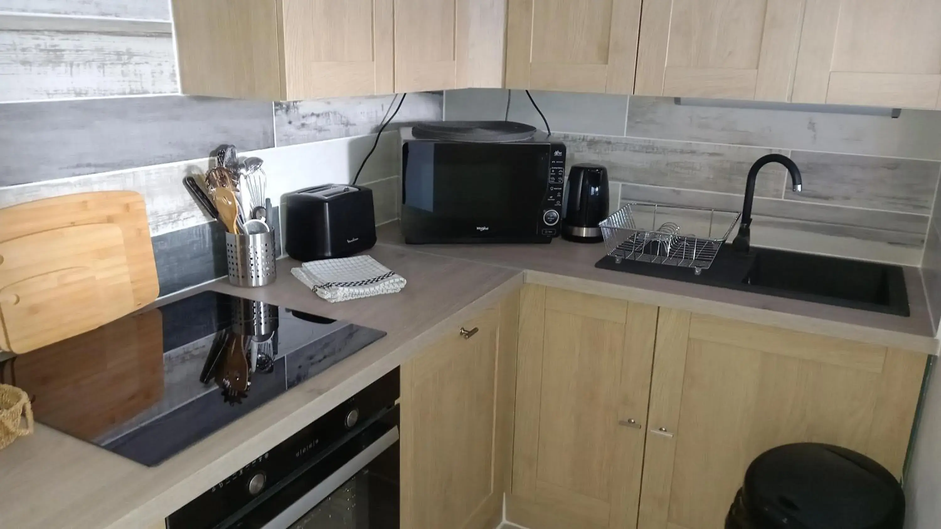 Kitchen/Kitchenette in Hôtel Beau Rivage