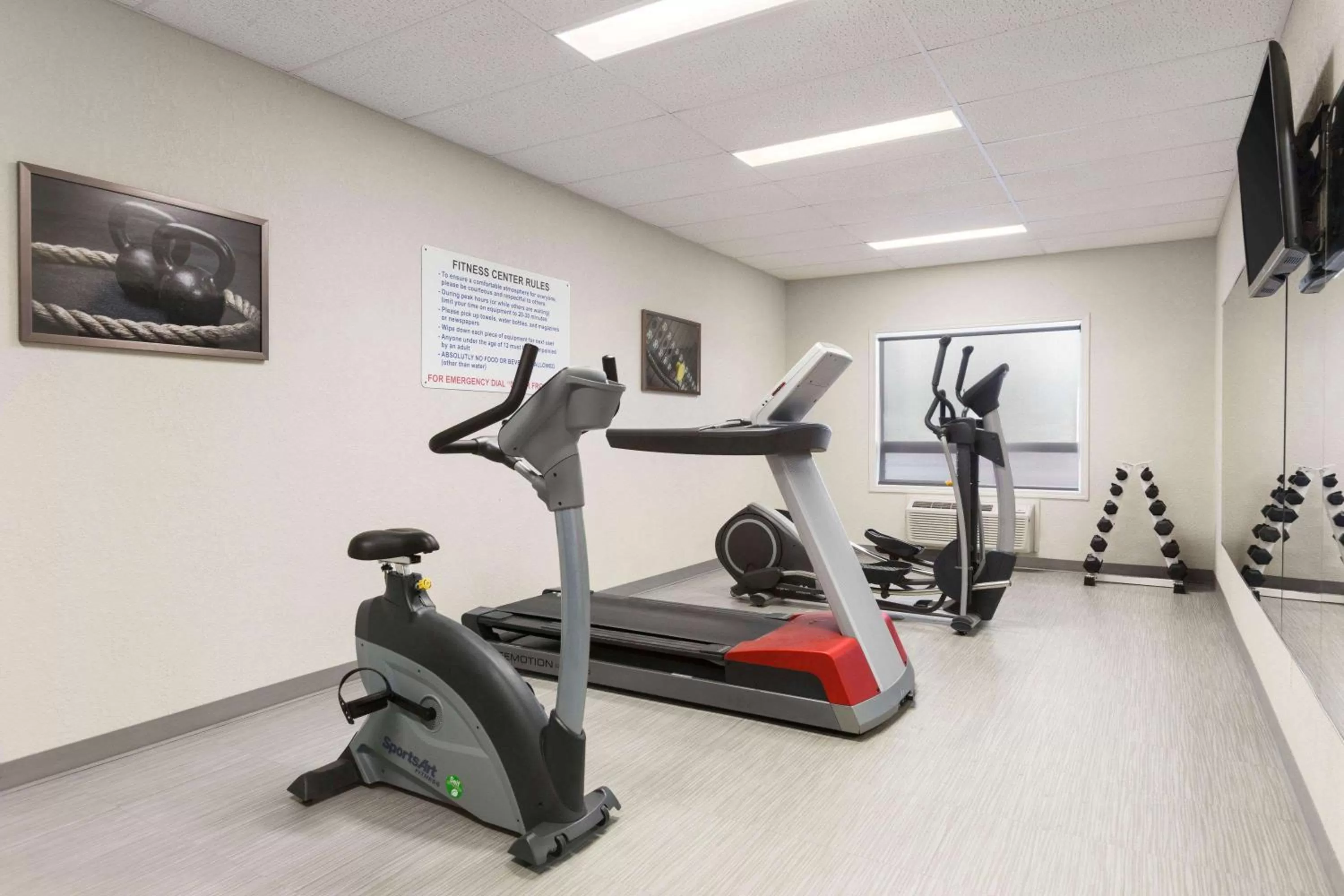 Fitness centre/facilities in Days Inn & Suites by Wyndham Yorkton