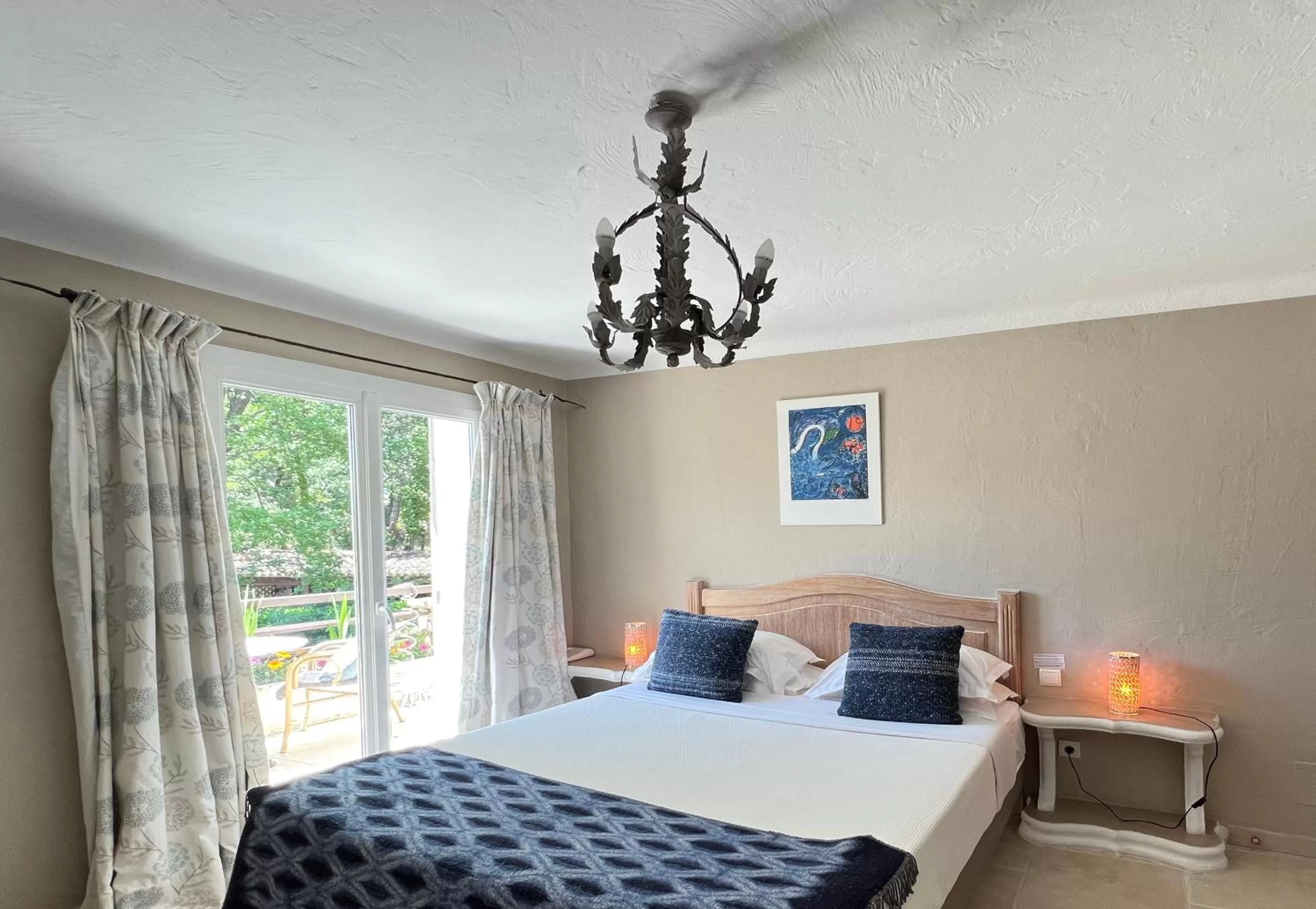 Bedroom, Bed in Hotel Les Messugues