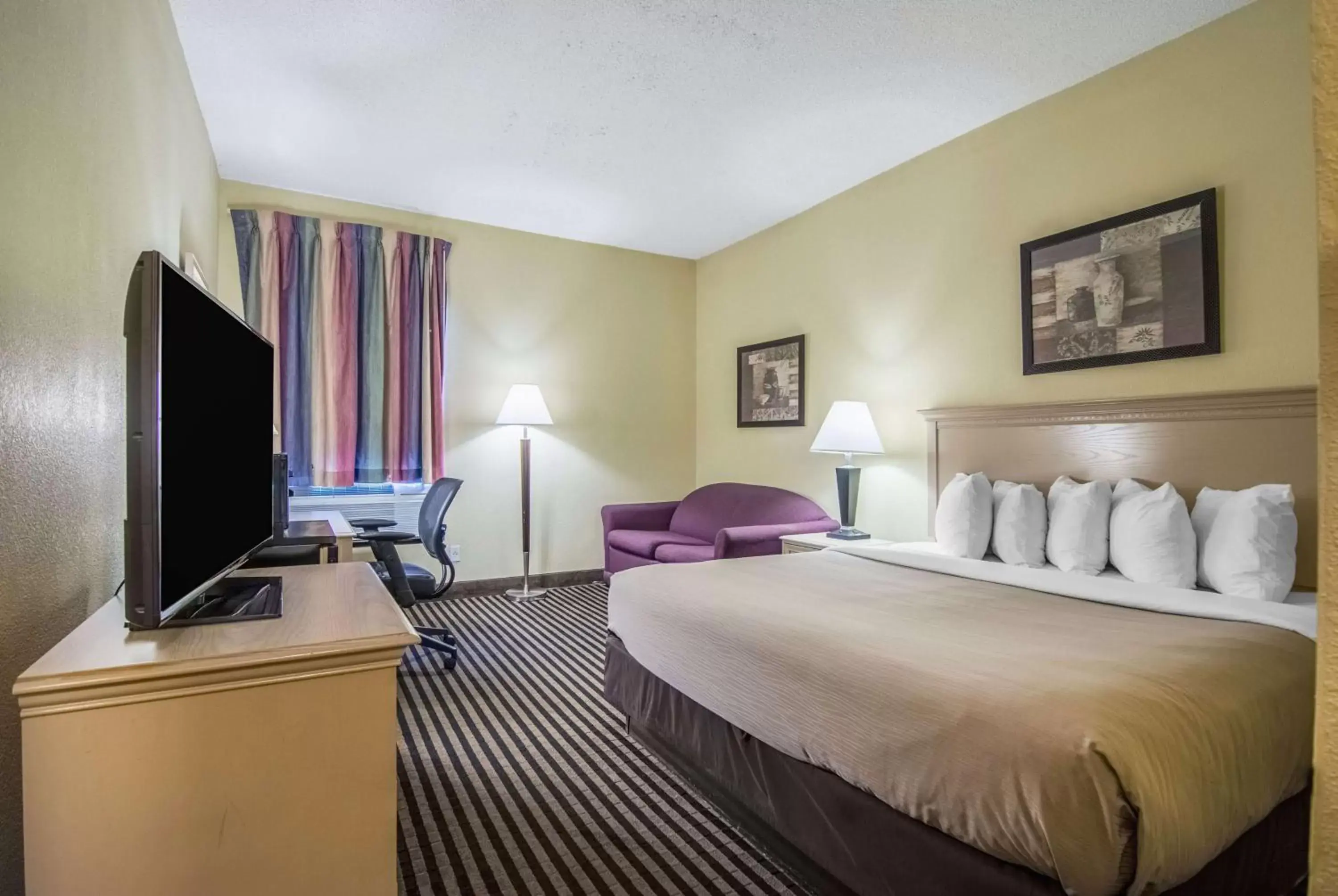 Photo of the whole room, Bed in Baymont by Wyndham North Myrtle Beach