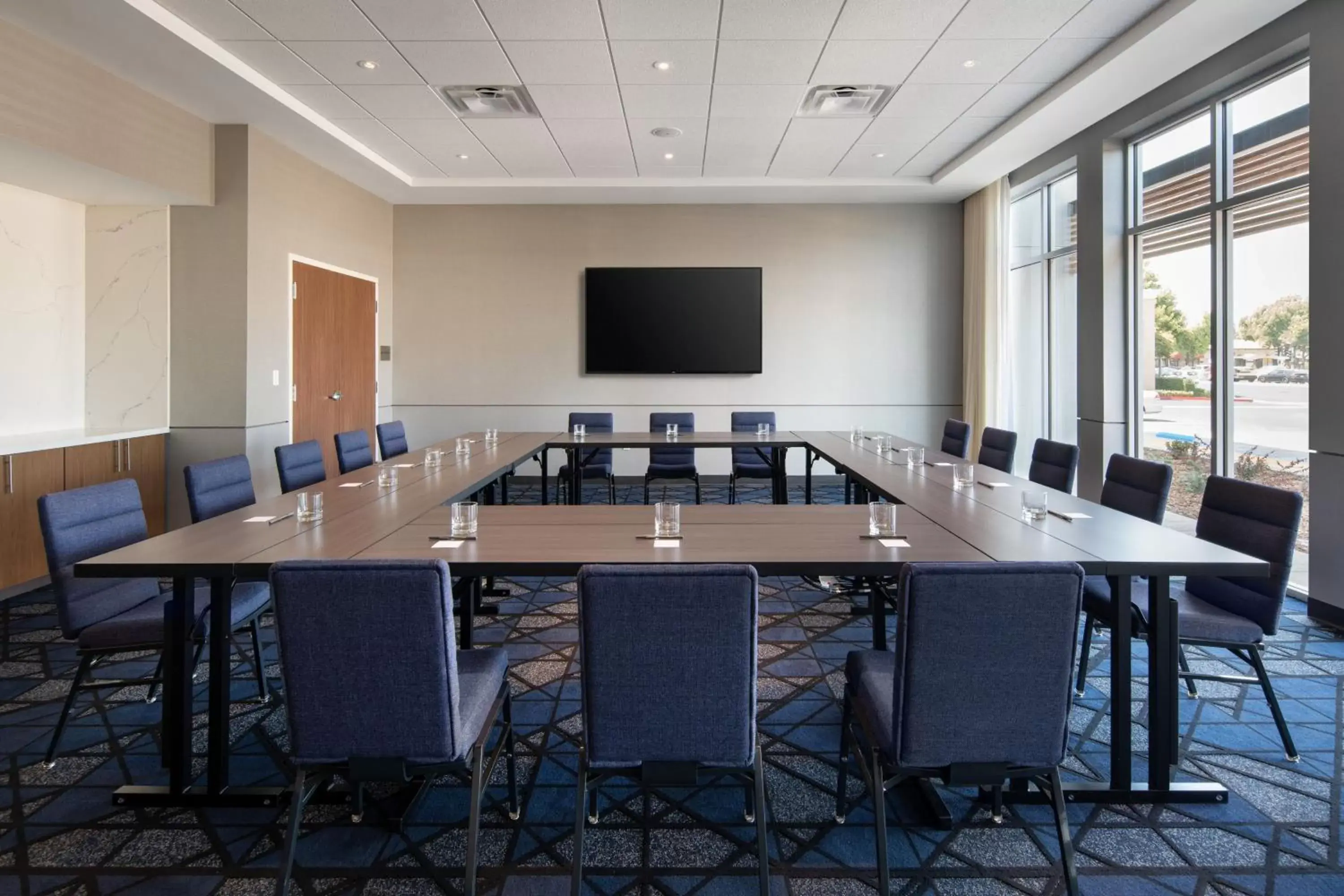 Meeting/conference room in Courtyard by Marriott Fresno Clovis