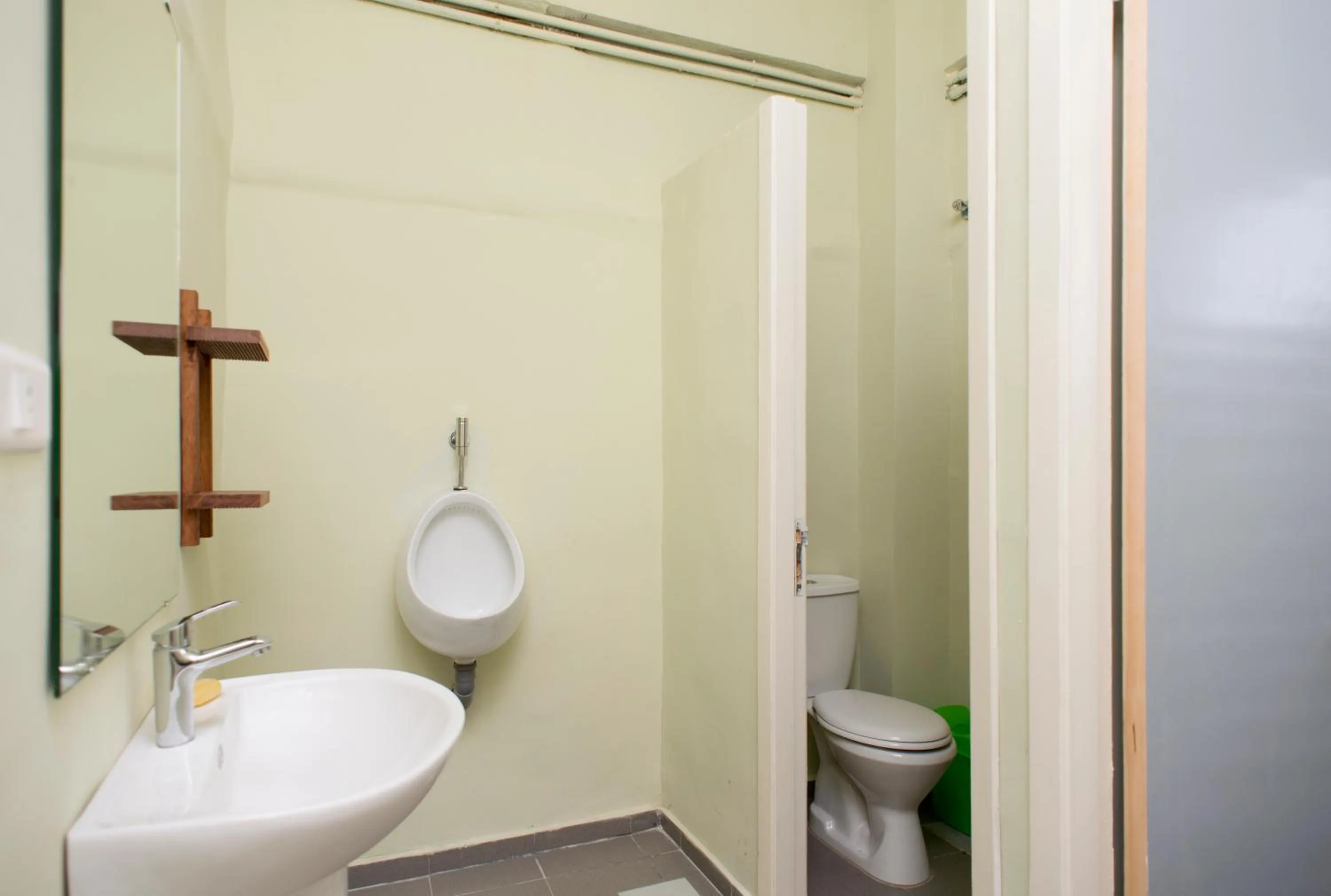 Toilet in The Grand Meshmosh Hotel