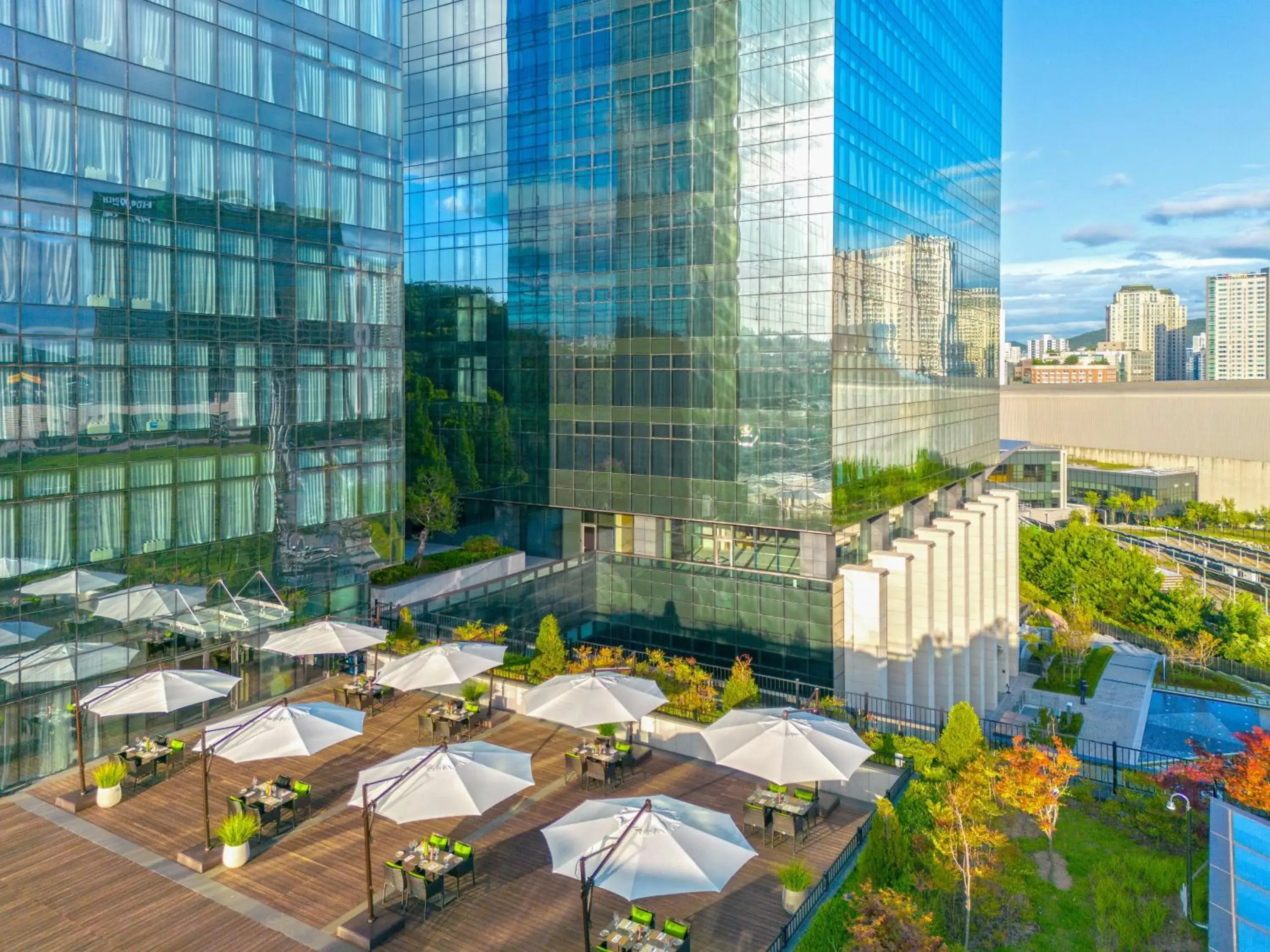 Property building in DoubleTree By Hilton Seoul Pangyo Residences