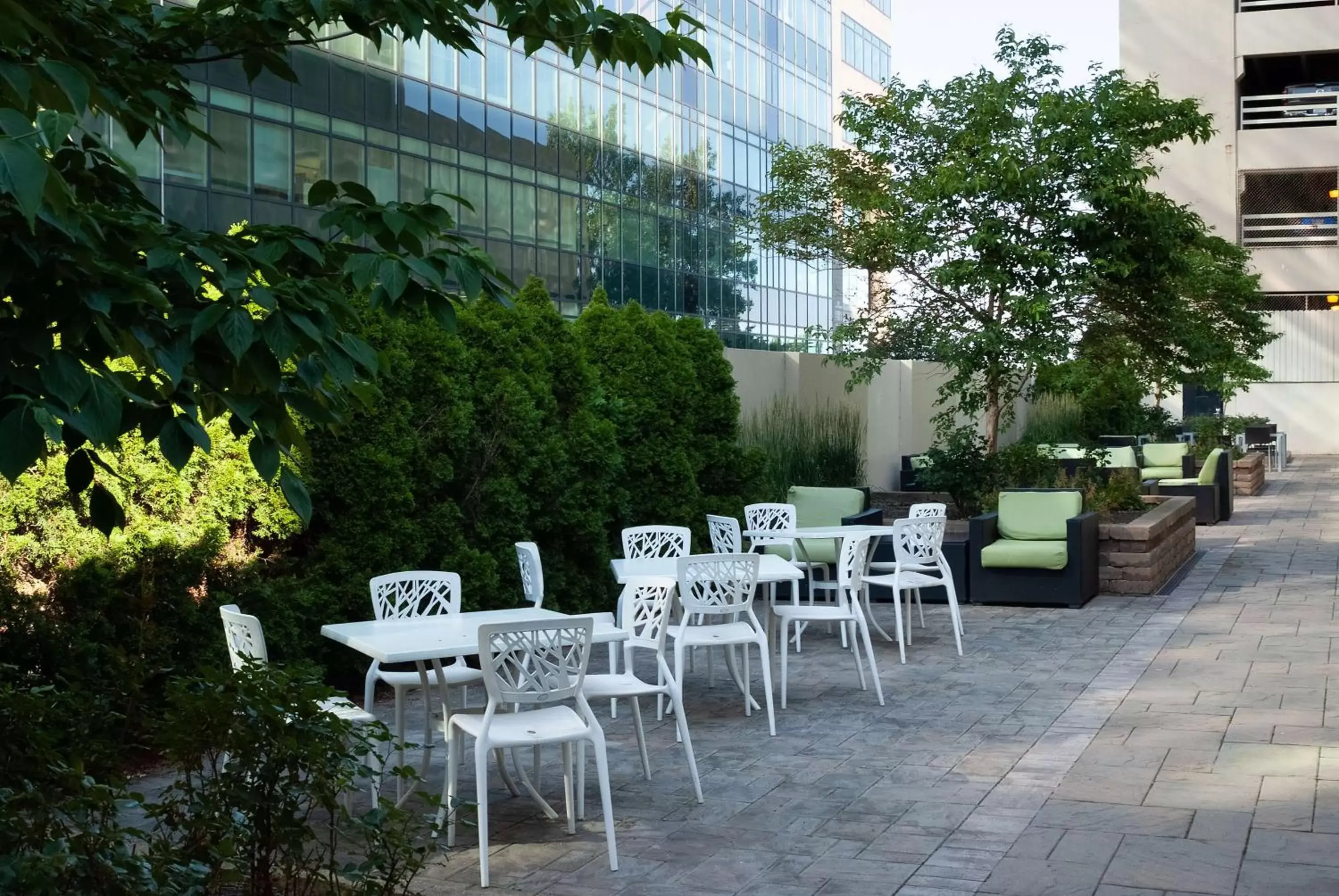 Patio in DoubleTree by Hilton Hotel Cleveland Downtown - Lakeside