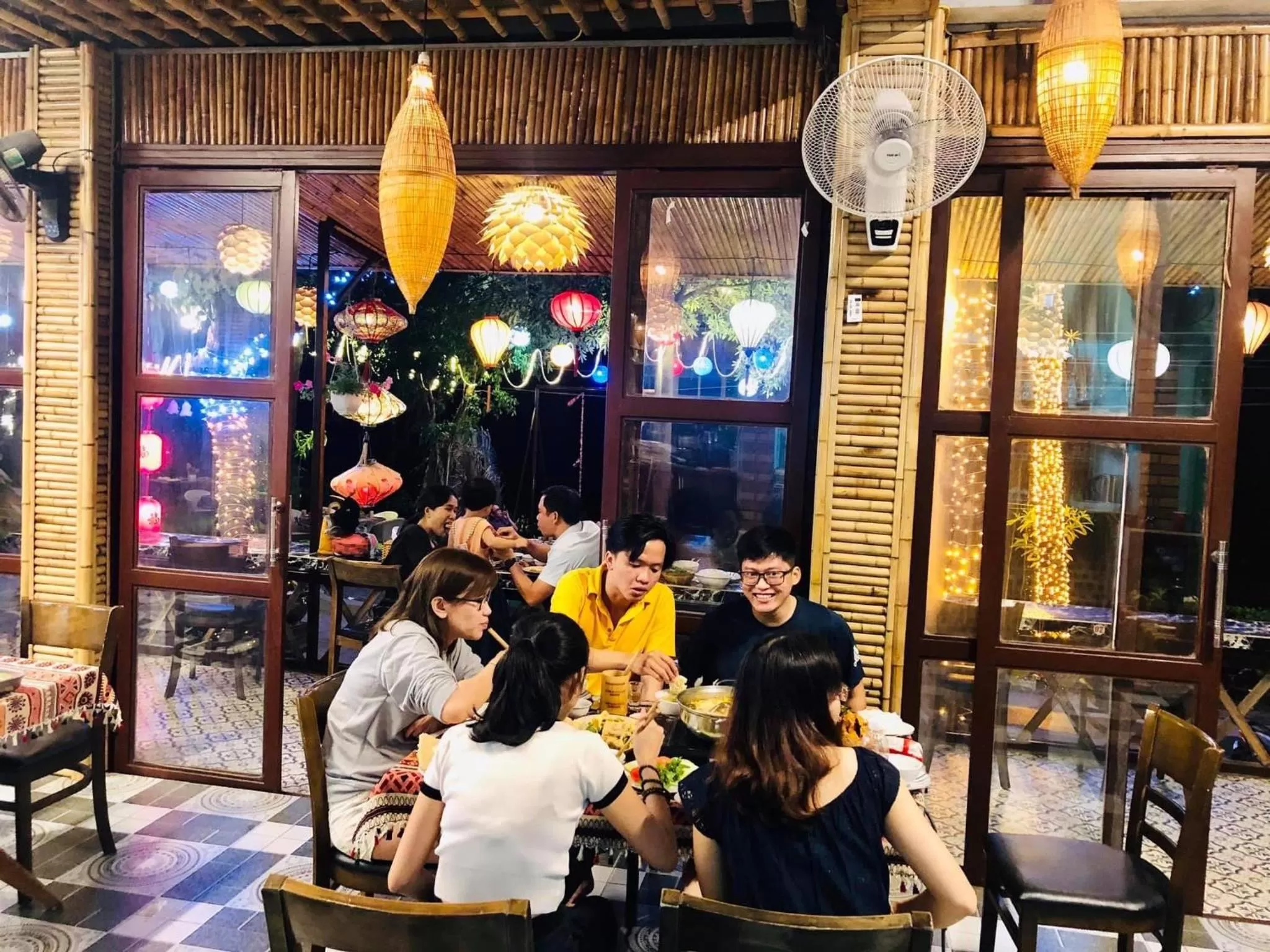 Restaurant/places to eat in Trang An Lotus Lake Homestay