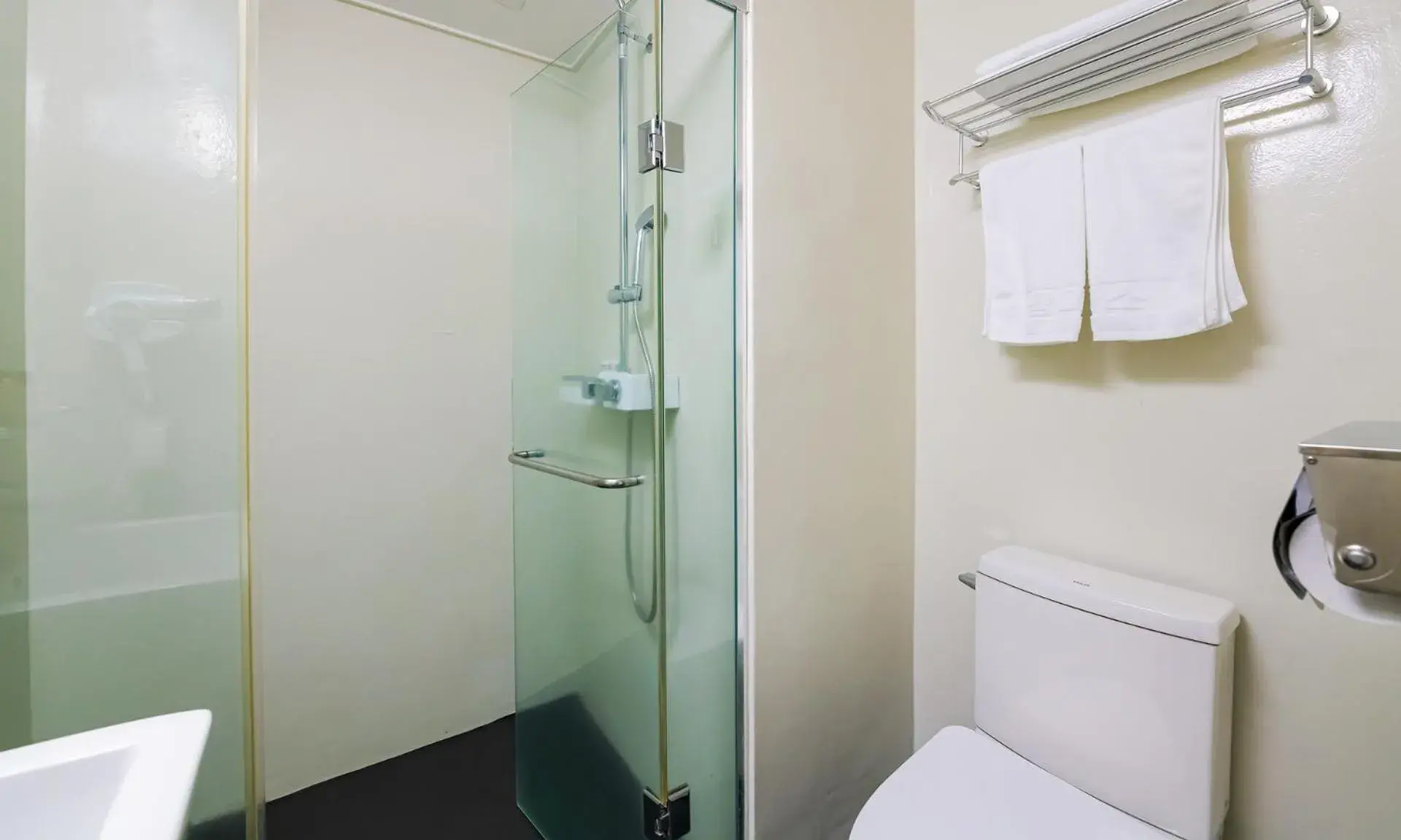 Bathroom in Pampas Hotel Jeju