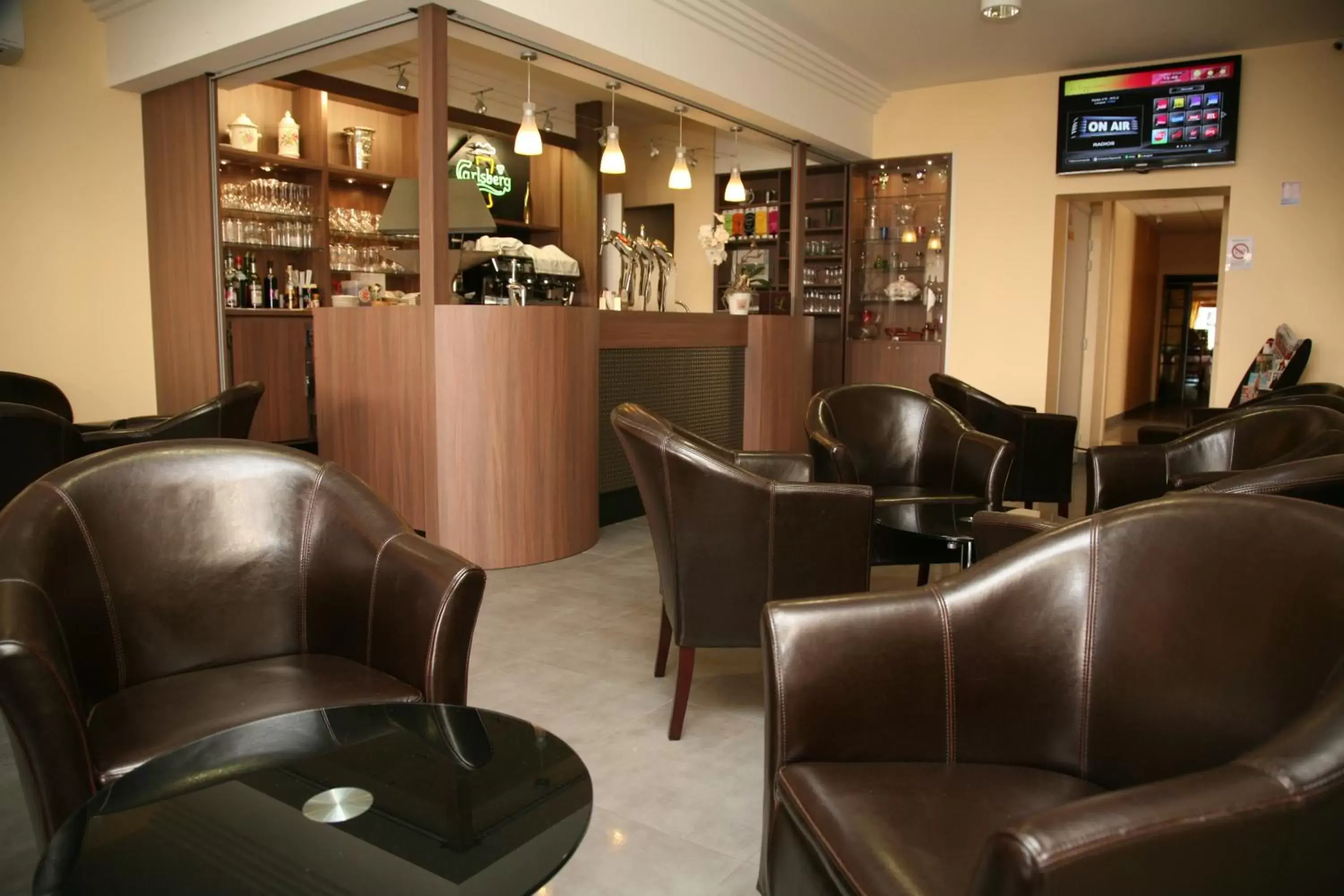 Lounge or bar, Lounge/Bar in Logis Hôtel- Restaurant La Renaissance