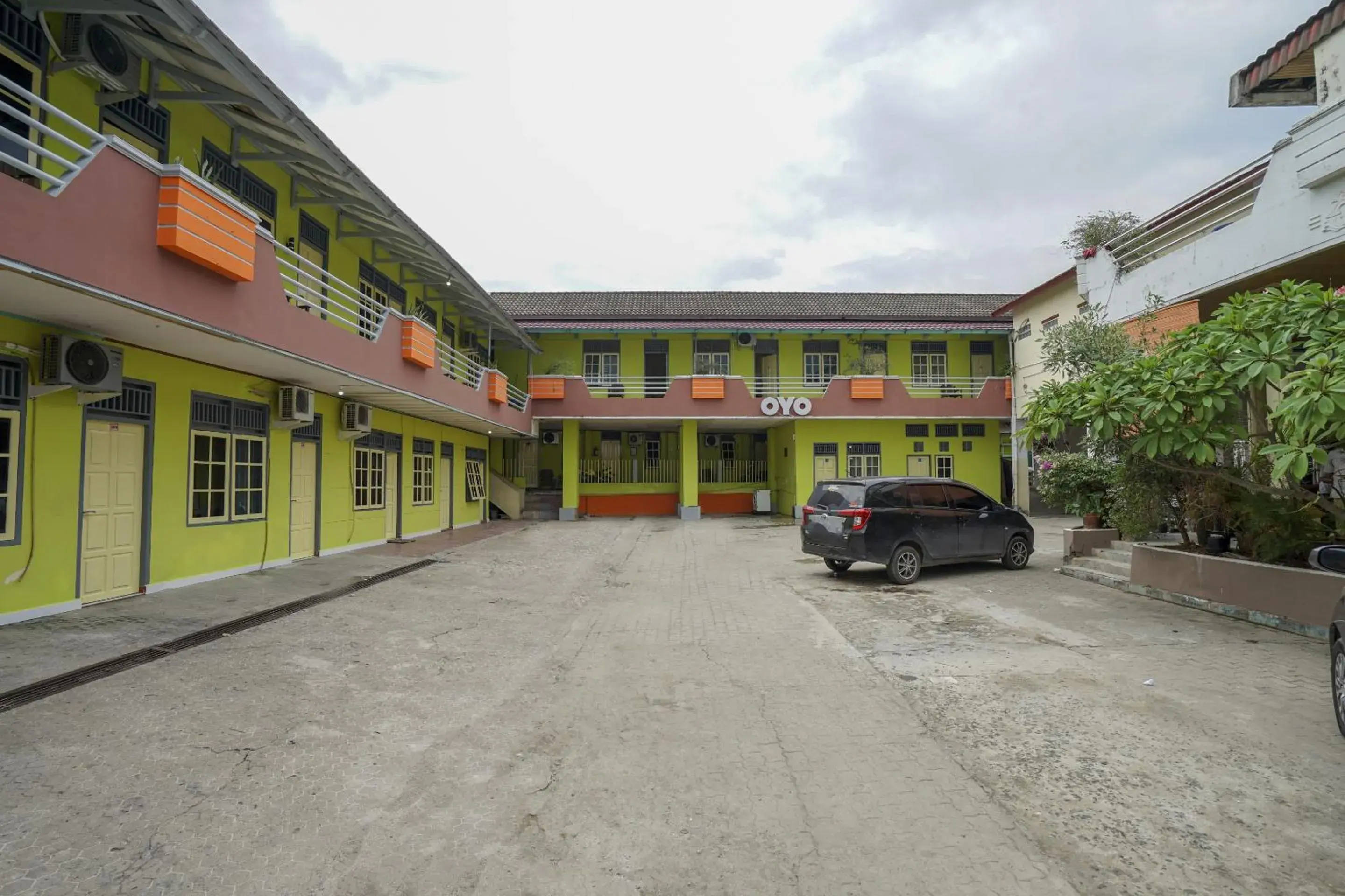 Property building in OYO 2177 Trikora Indah Residence