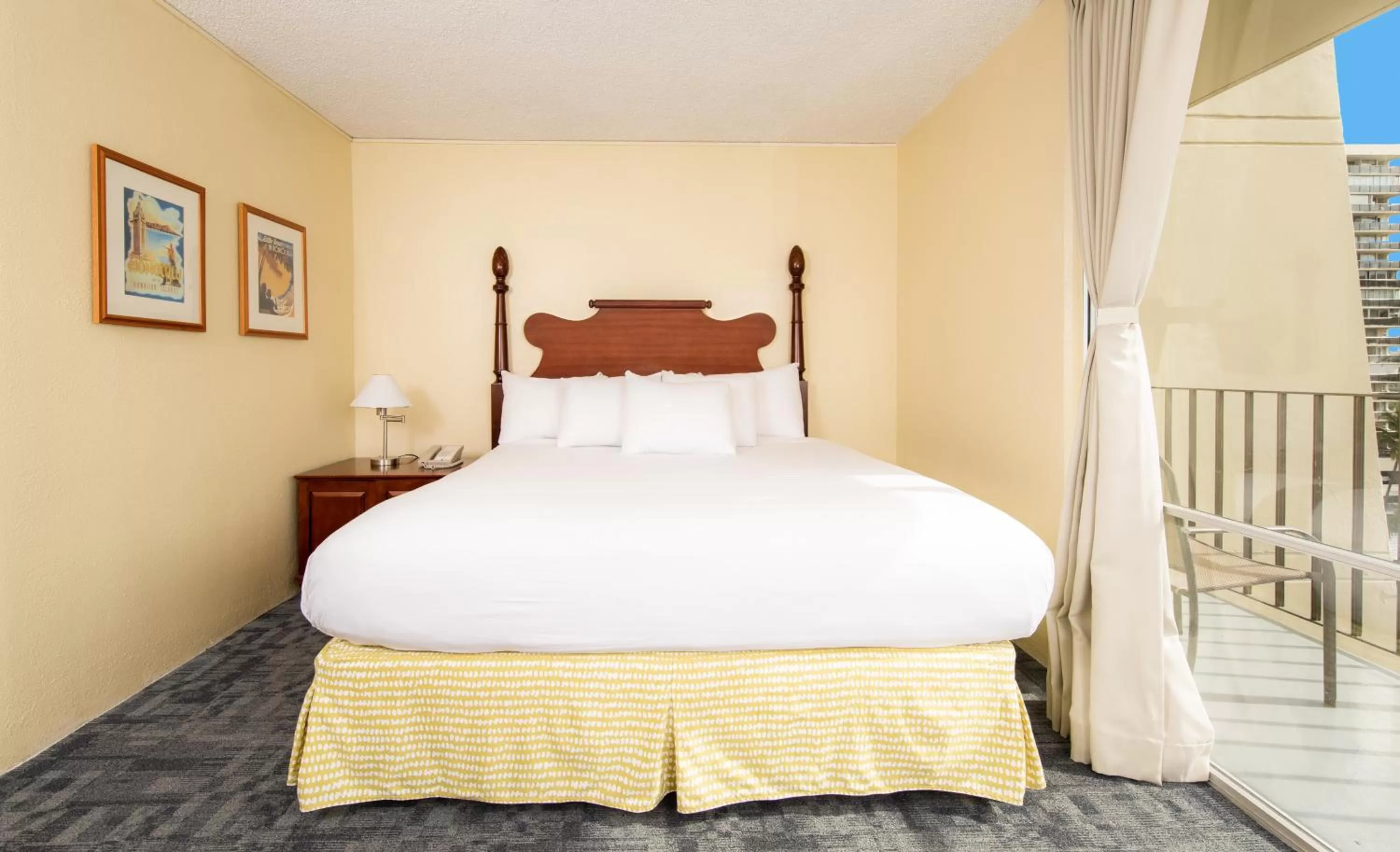 Bedroom, Bed in Ohia Waikiki Studio Suites