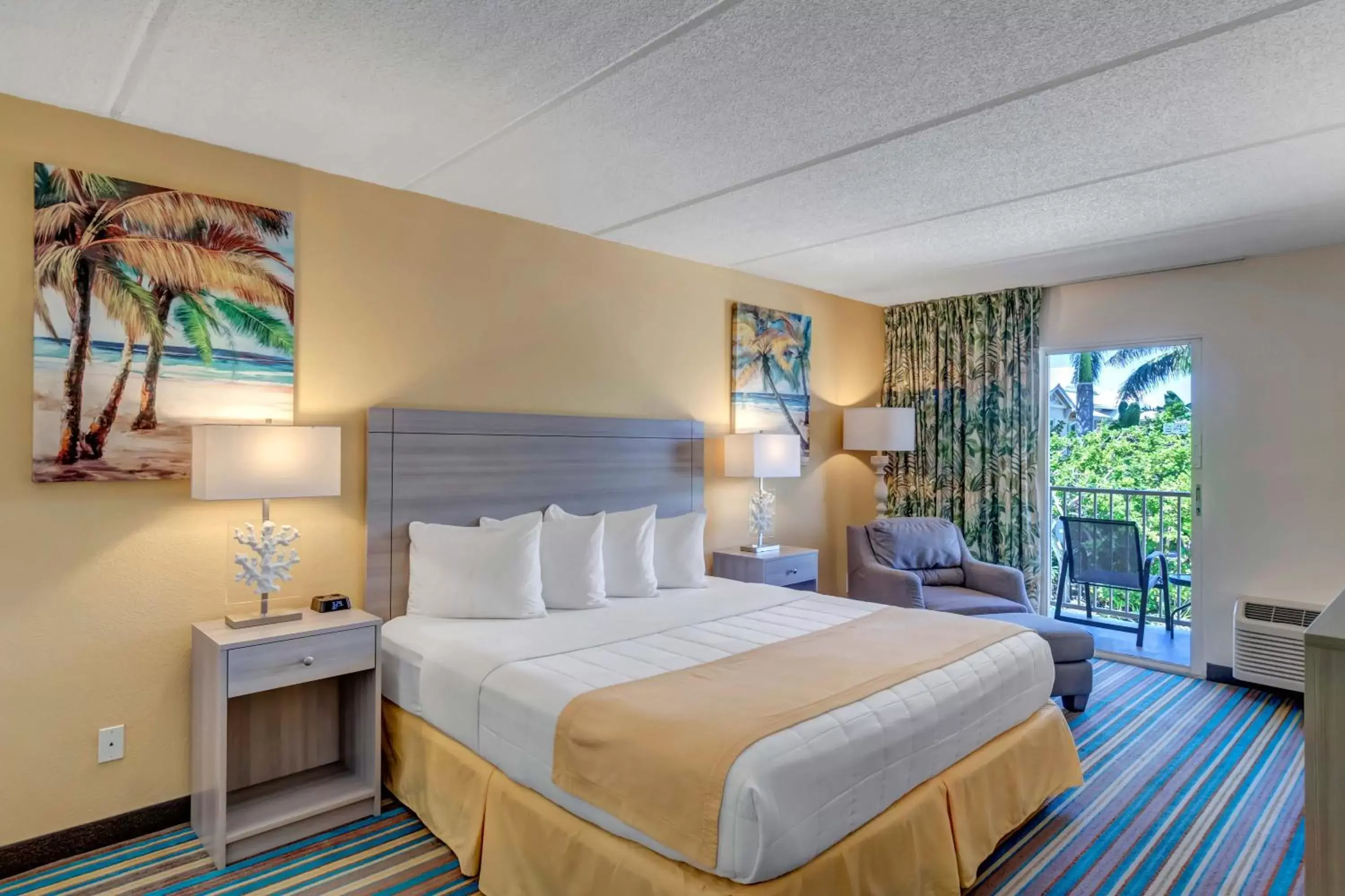 Photo of the whole room, Bed in Hutchinson Island Plaza Hotel & Suites