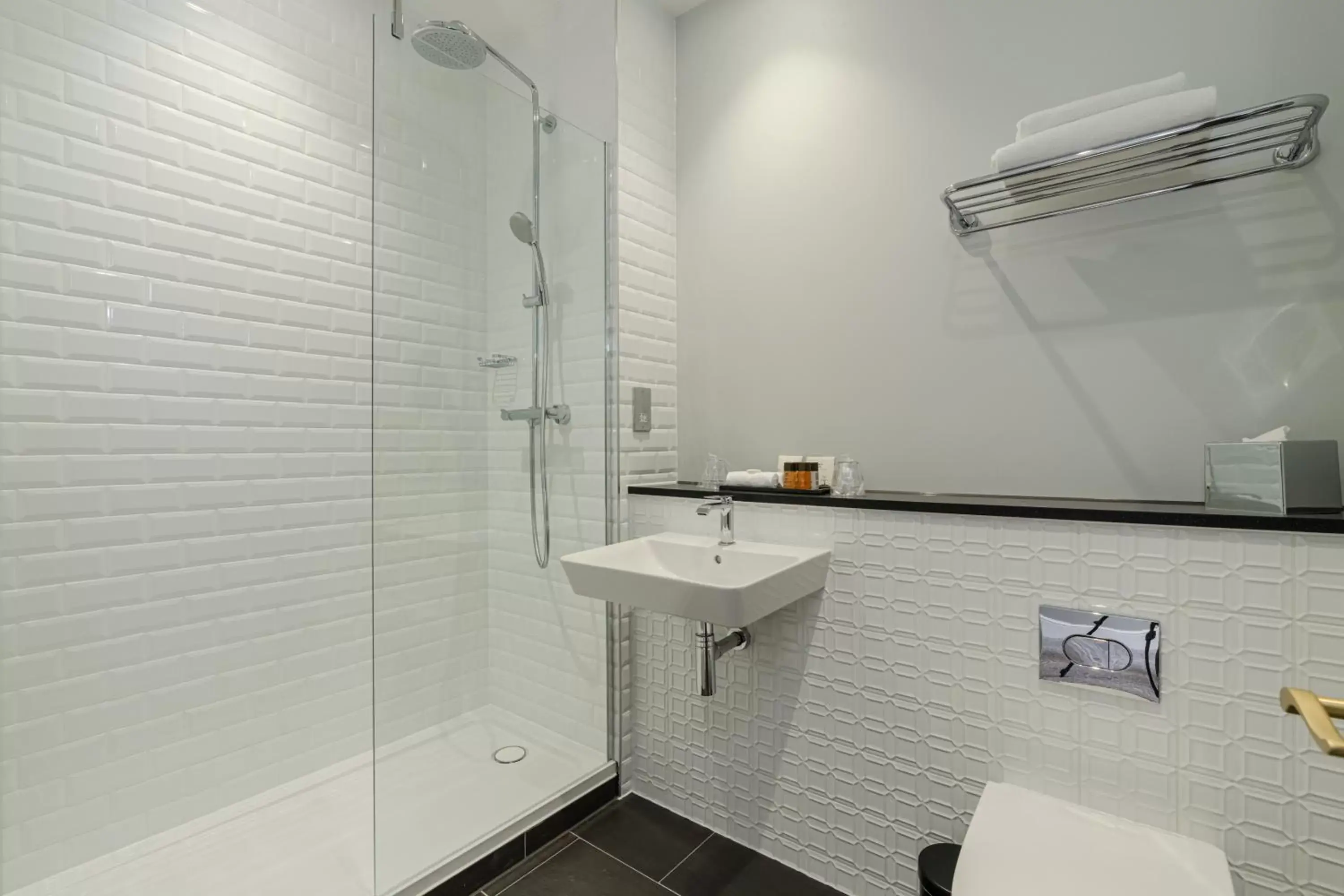 Shower, Bathroom in Easthampstead Park