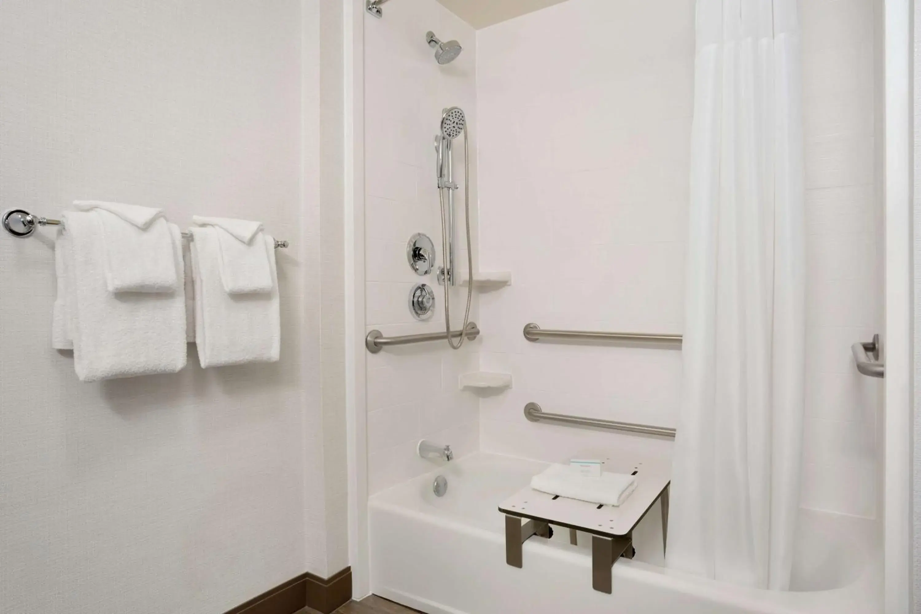 Bathroom in Hampton Inn By Hilton Phoenix-Midtown (Downtown Area)